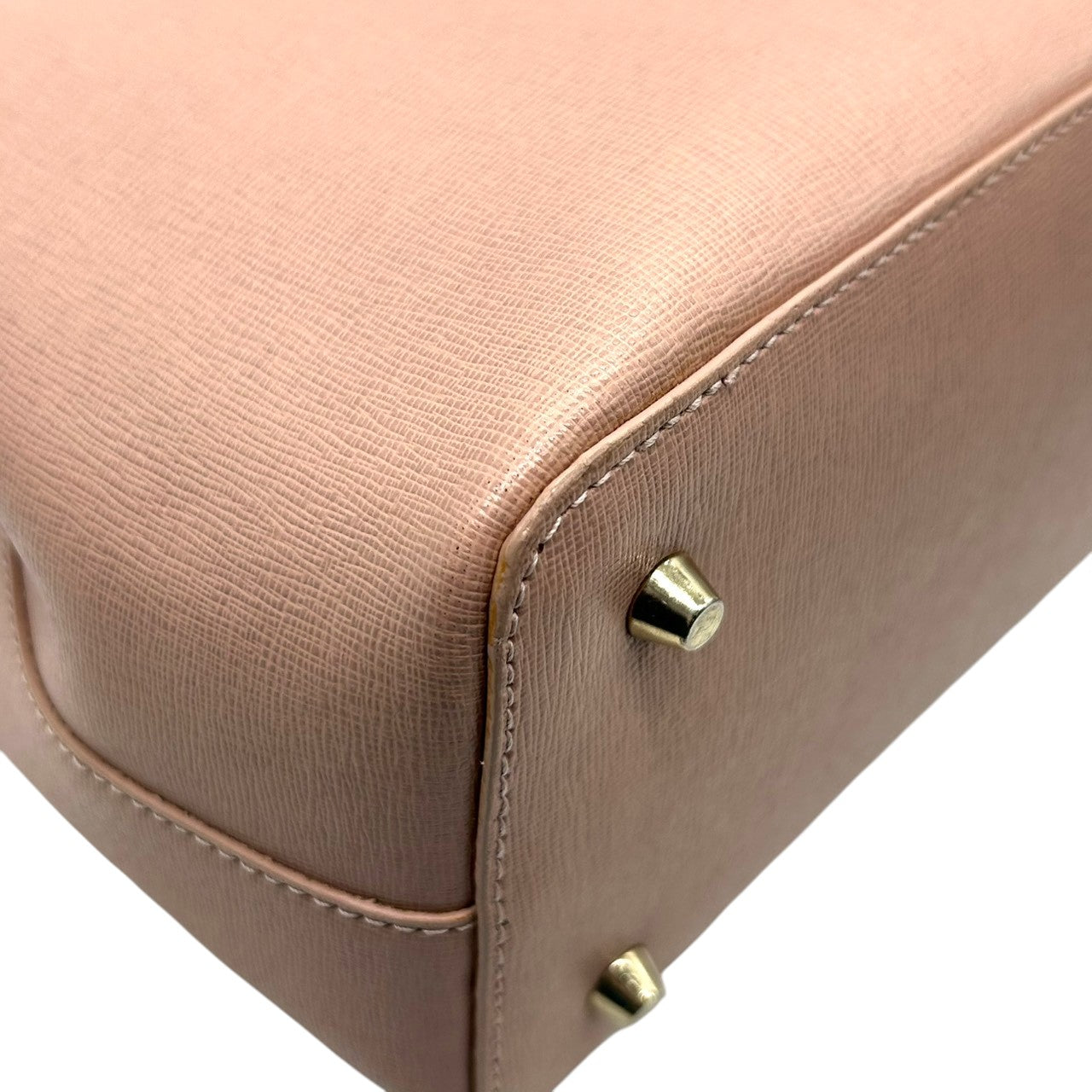 【美品】フルラ テッサ 2WAY ハンドバッグ ショルダーバッグ A4可 レザー ピンクベージュ レディース FURLA TESSA 斜め掛け可 通勤通学 ビジネス 自立可 Fチャーム付き エレガント フェミニン 人気モデル s43