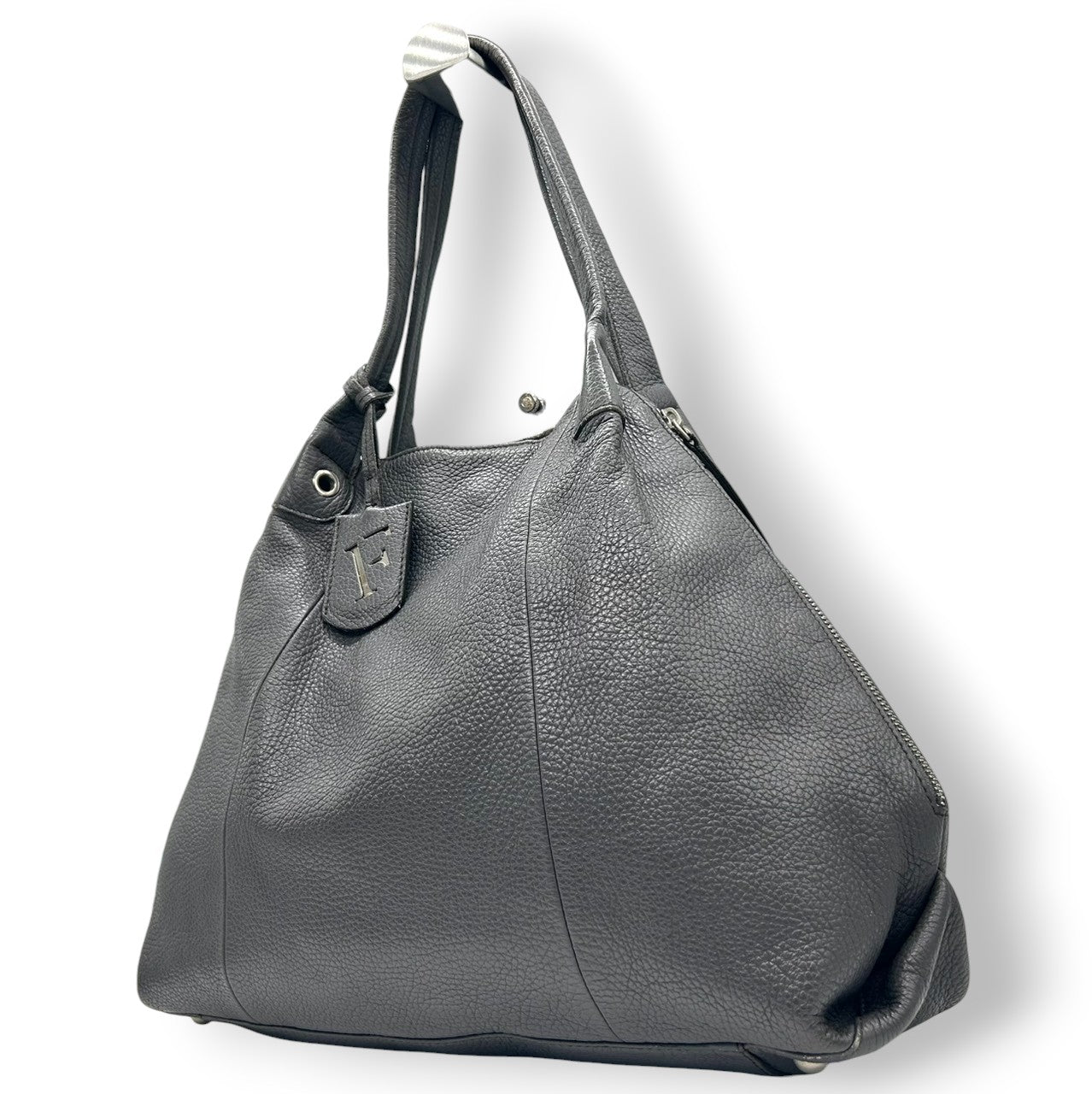 【美品】フルラ リンダ レザー トートバッグ ハンドバッグ A4可 PC収納可 肩掛け ワンショルダー グレー グレージュ レディース FURLA 通勤通学 ビジネス 大容量 Fチャーム付き 自立可 エレガント 人気モデル 上品 u14