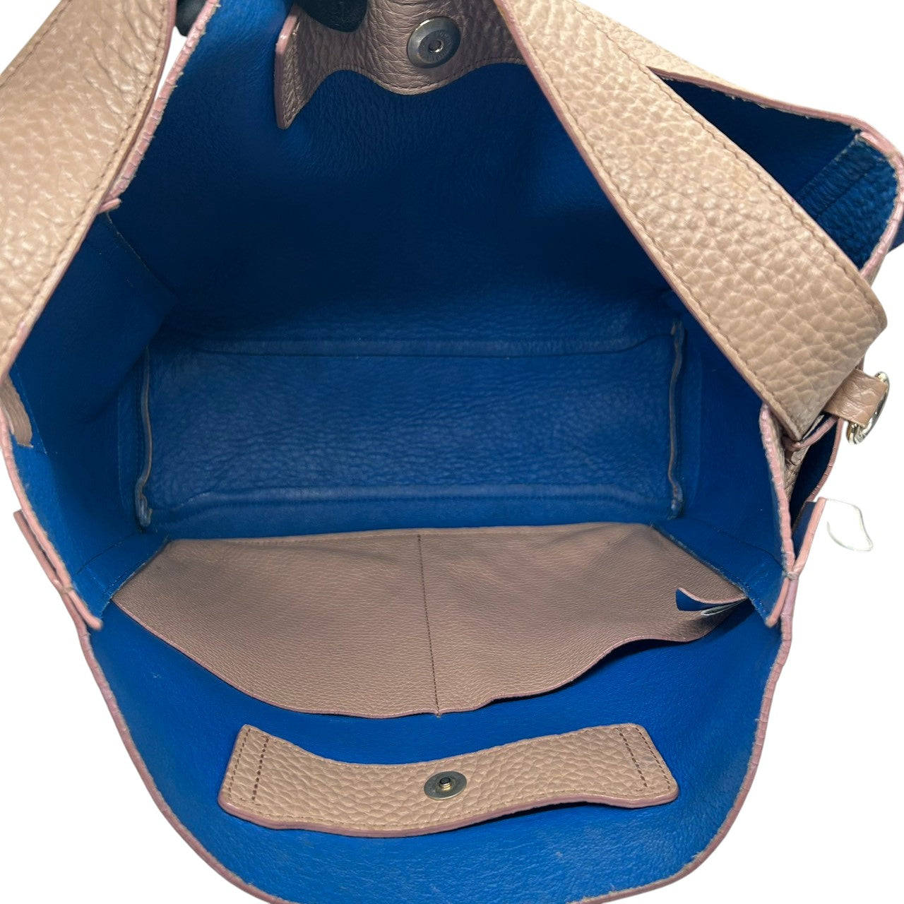 【美品】フルラ カプリッチョ 2WAY ショルダーバッグ ハンドバッグ レザー ピンクベージュ レディース A4可 FURLA CAPRICCIO ワンショルダー 斜め掛け可 通勤通学 大容量 バイカラーデザイン エレガント U9