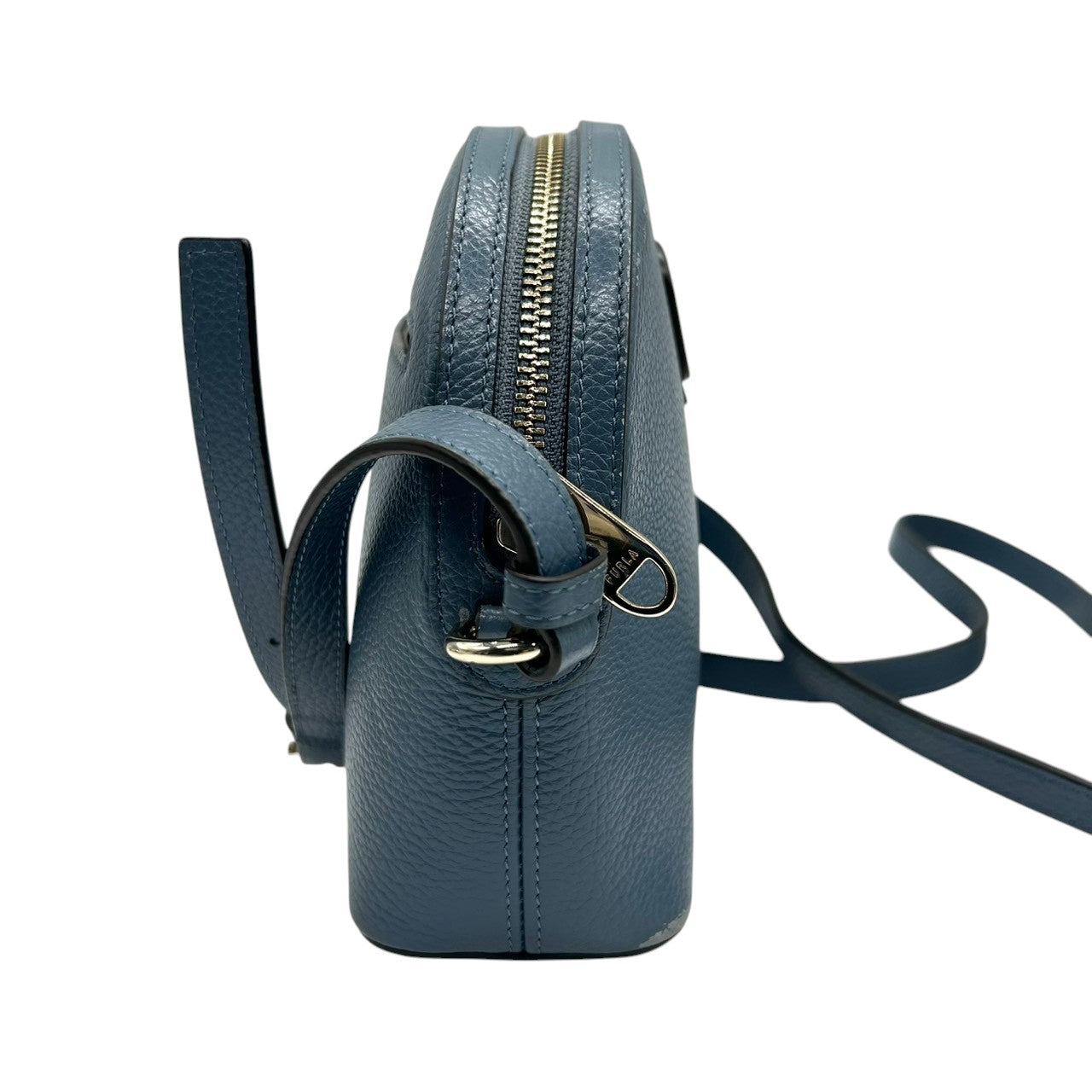 フルラ アヴリル ショルダーバッグ カメラバッグ レザー ブルー レディース FURLA AVRIL 斜め掛け可 クロスボディ ポシェット ミニバッグ コンパクト Fロゴ アーチロゴ ドーム型 人気モデル くすみブルー s30