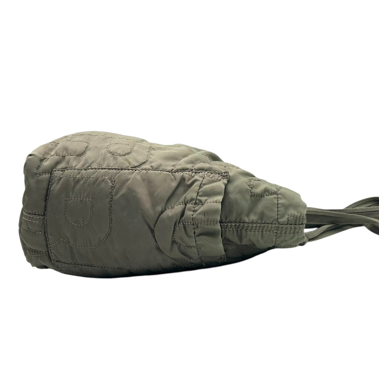 【美品】マークバイマークジェイコブス ナイロン キルティング トートバッグ ロゴ A4可 大容量 マザーズバッグ カーキ レディース MARC BY MARC JACOBS STANDARD SUPPLY 肩掛け ワンショルダー 軽量 s30