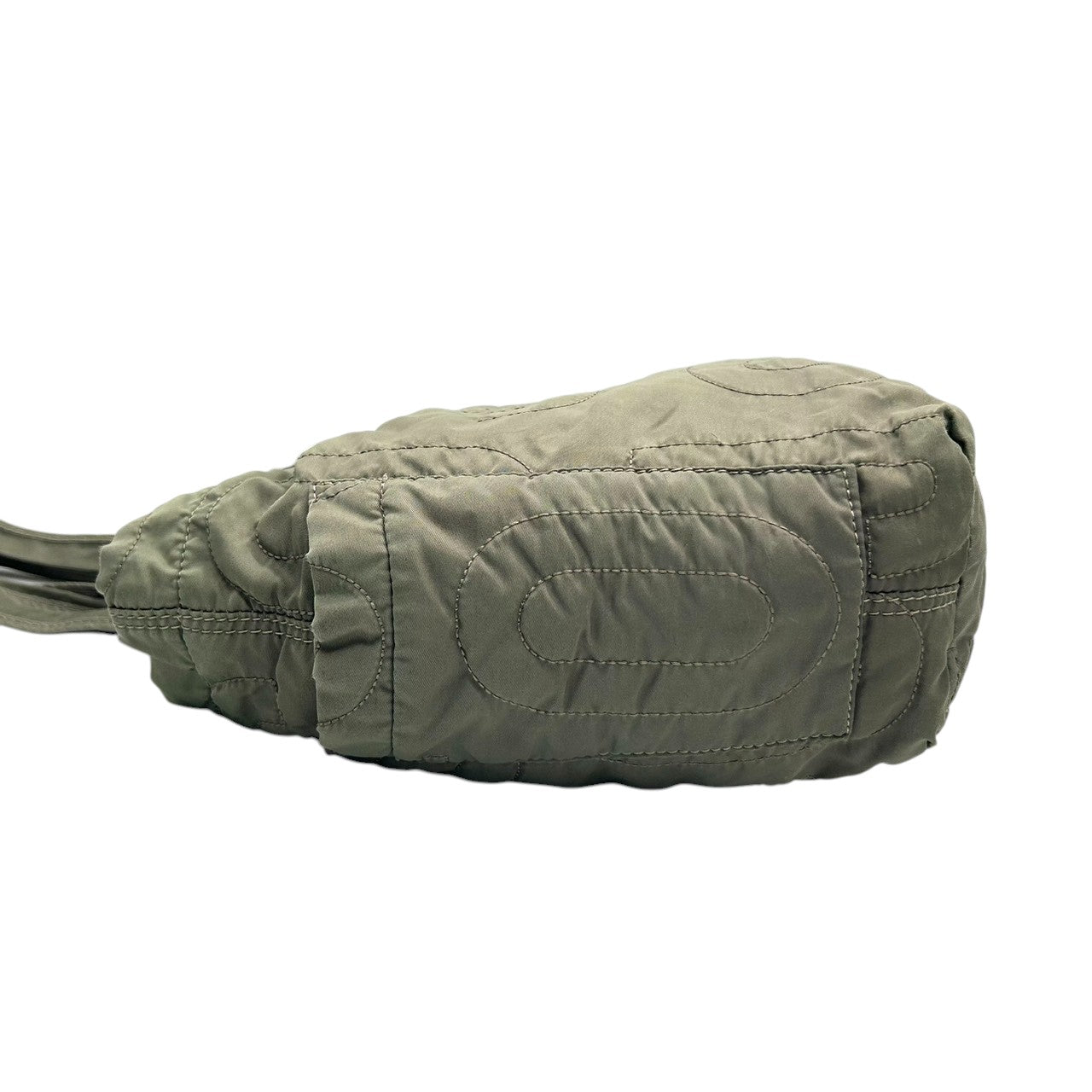 【美品】マークバイマークジェイコブス ナイロン キルティング トートバッグ ロゴ A4可 大容量 マザーズバッグ カーキ レディース MARC BY MARC JACOBS STANDARD SUPPLY 肩掛け ワンショルダー 軽量 s30