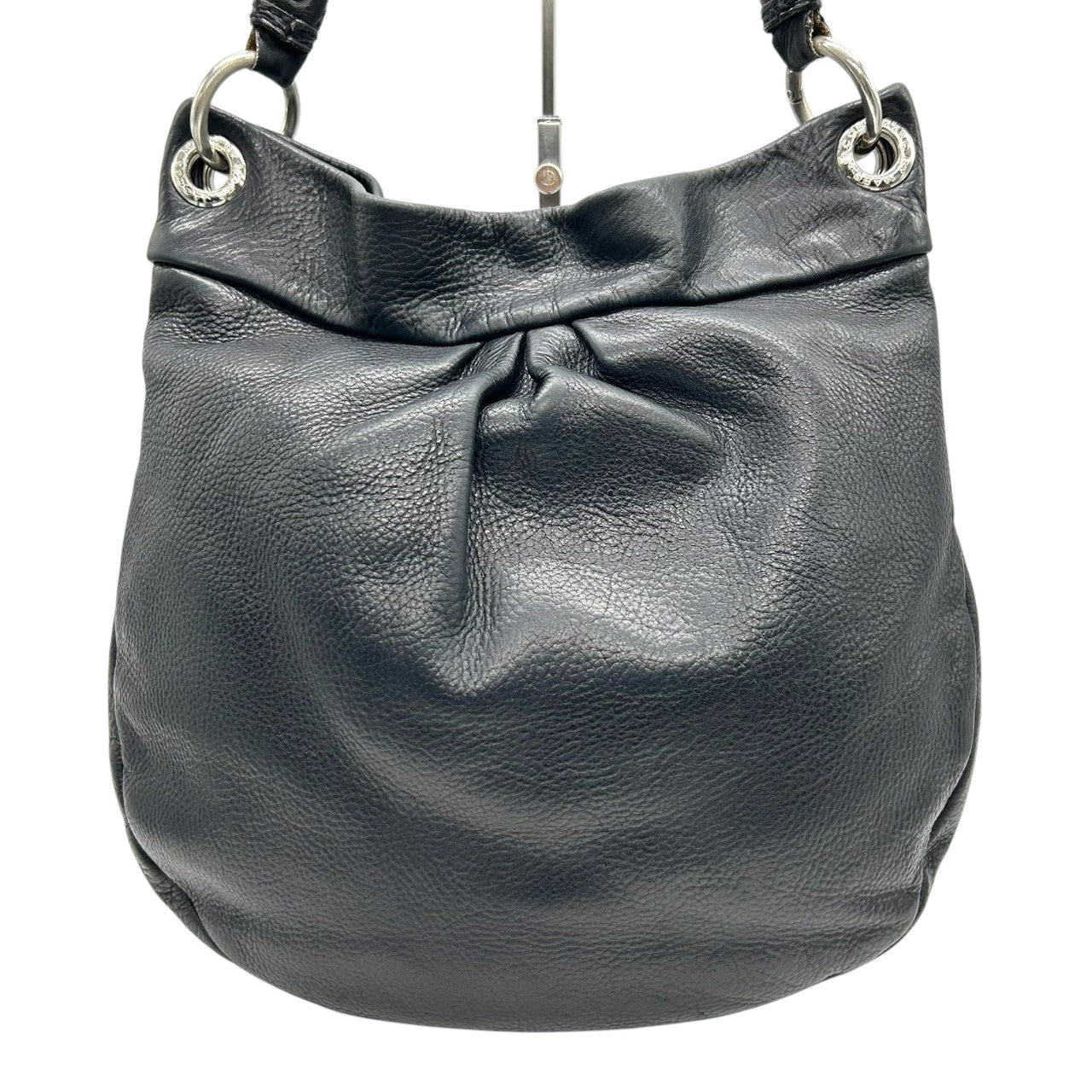 マークバイマークジェイコブス 2WAY ハンドバッグ ショルダーバッグ レザー 本革 ブラック レディース STANDARD SUPPLY 斜め掛け可 肩掛け可 A4収納可 大容量 ギャザーデザイン ホーボーバッグ エレガント 人気モデル s30