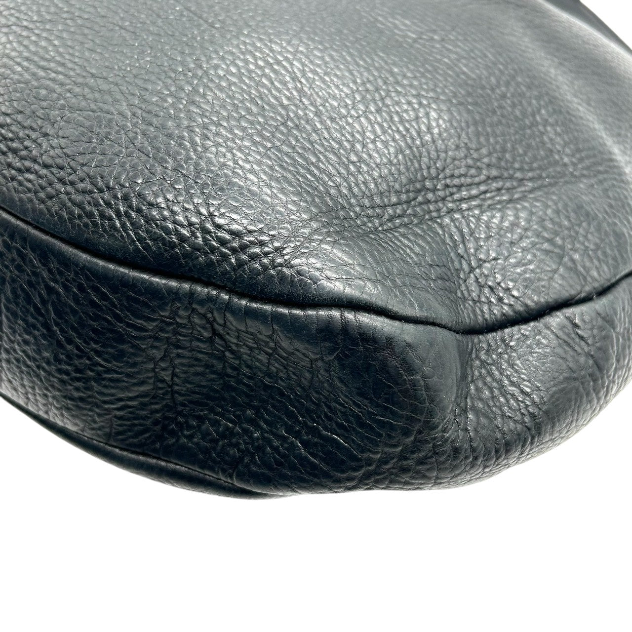 マークバイマークジェイコブス 2WAY ハンドバッグ ショルダーバッグ レザー 本革 ブラック レディース STANDARD SUPPLY 斜め掛け可 肩掛け可 A4収納可 大容量 ギャザーデザイン ホーボーバッグ エレガント 人気モデル s30