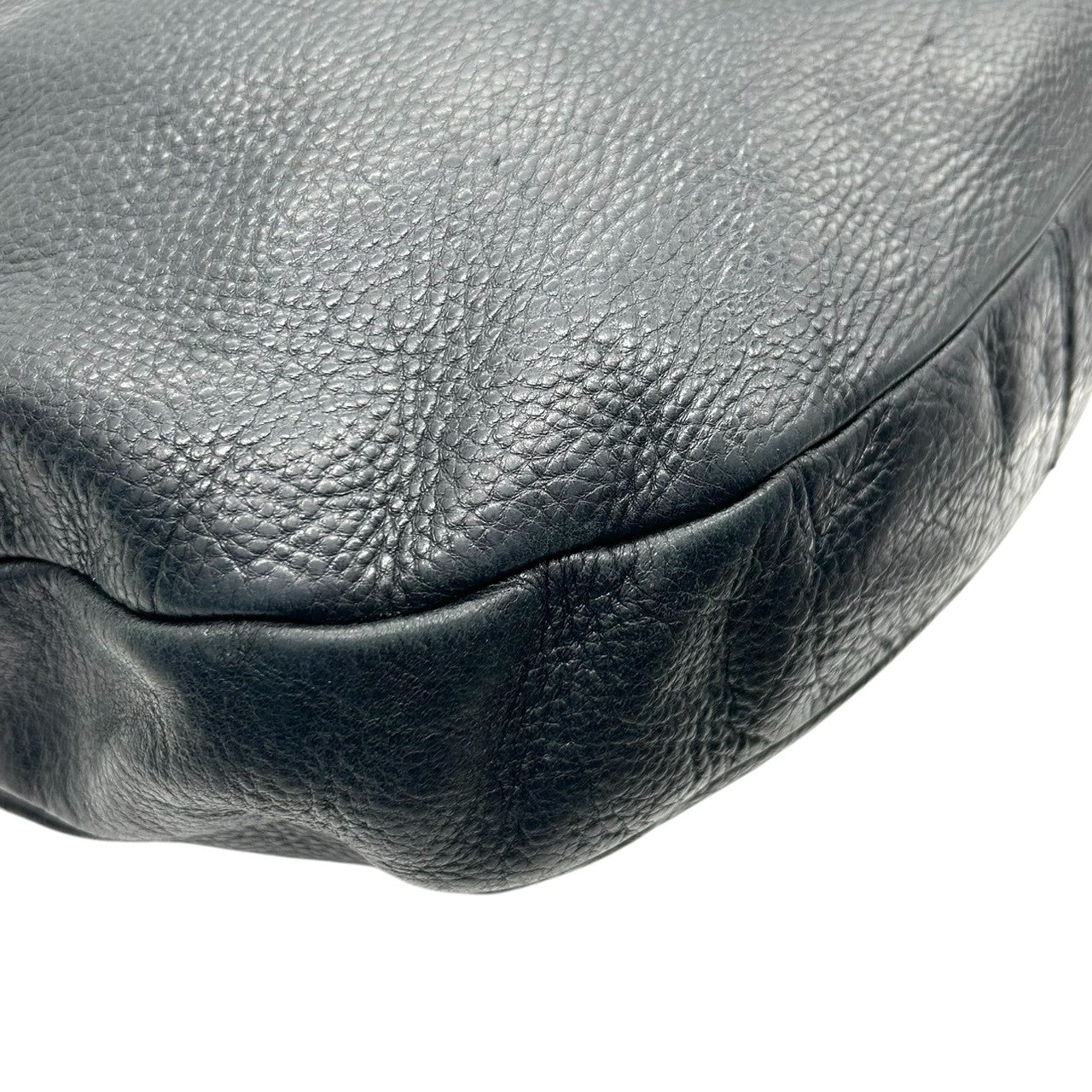 マークバイマークジェイコブス 2WAY ハンドバッグ ショルダーバッグ レザー 本革 ブラック レディース STANDARD SUPPLY 斜め掛け可 肩掛け可 A4収納可 大容量 ギャザーデザイン ホーボーバッグ エレガント 人気モデル s30