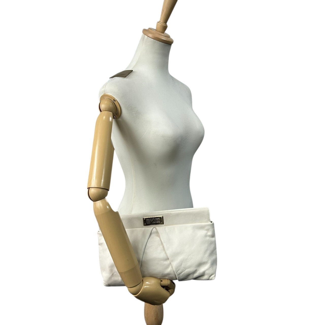 【未使用級／美品】マークバイマークジェイコブス がま口 クラッチバッグ レザー ホワイト系 レディース パーティバッグ MARC BY MARC JACOBS STANDARD SUPPLY ギャザー エレガント フェミニン s30