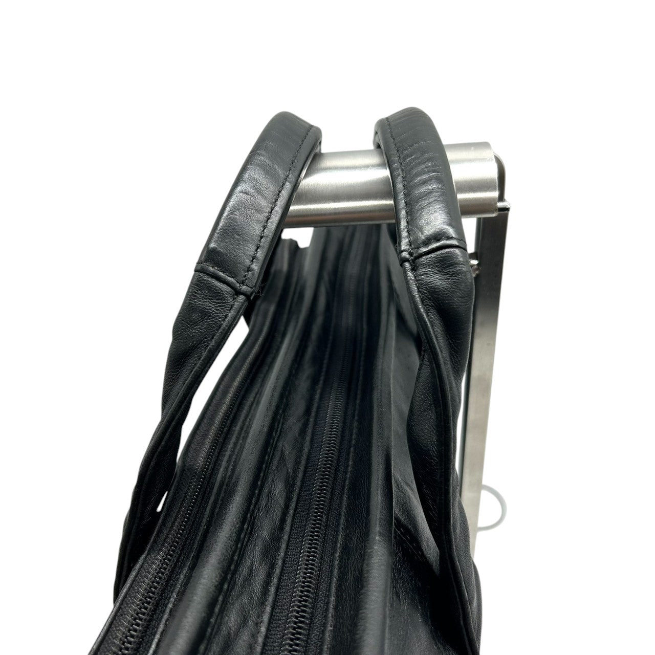 トゥミ TUMI ビジネスバッグ ブリーフケース ハンドバッグ 907D3 高級 レザー 本革 ナッパレザー A4 PC収納可 ラップトップケース ブラック 黒 メンズ 紳士 通勤 ビジネス スタイリッシュ スリム 薄型 フォーマル エレガント 高耐久 X3