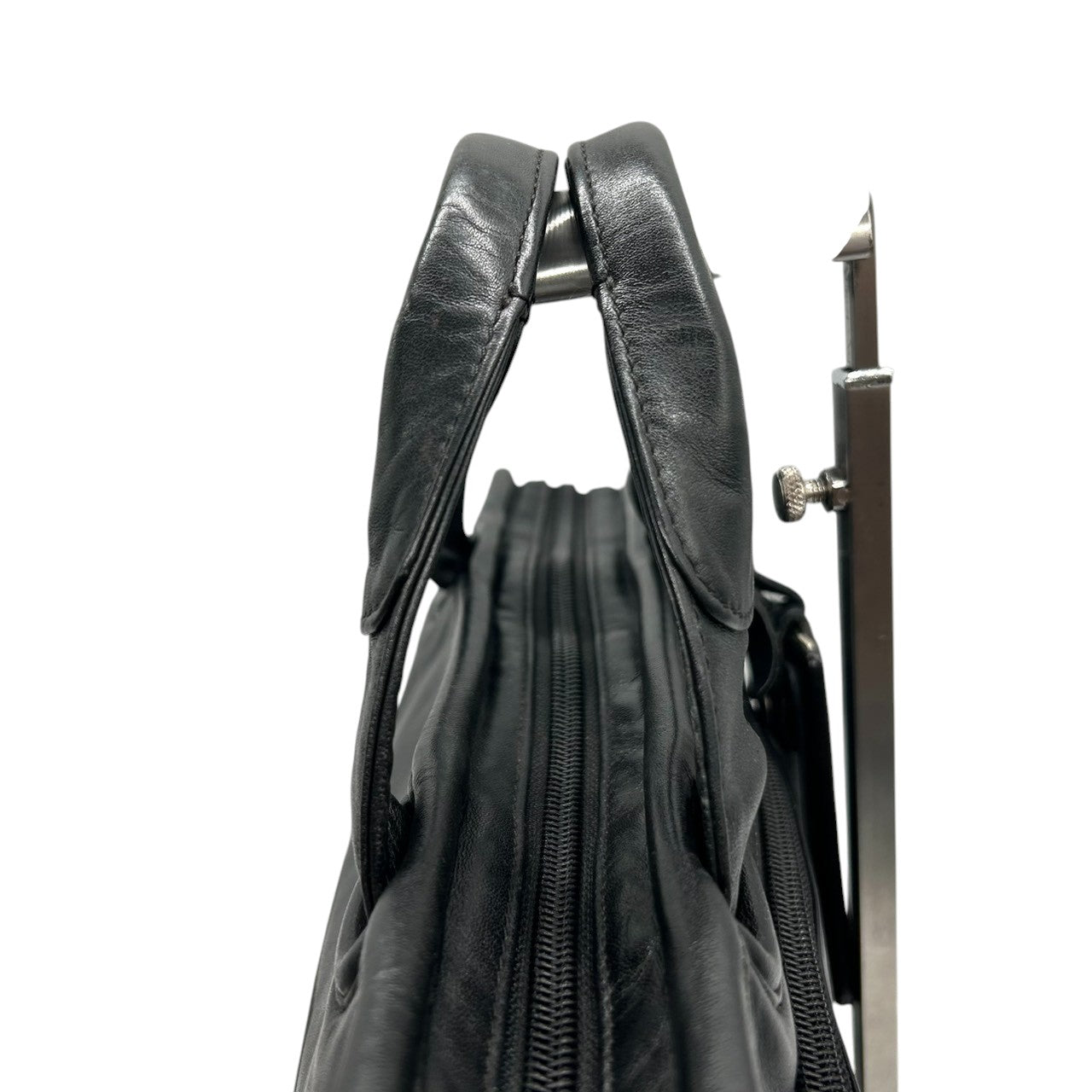 【美品】トゥミ TUMI ビジネスバッグ ブリーフケース 2WAY ショルダーバッグ 96101D4 レザー 本革 ナッパレザー ブラック 黒 A4 PC収納可 メンズ 通勤 出張 書類鞄 エレガント フォーマル 高耐久 ネームタグ付き X3