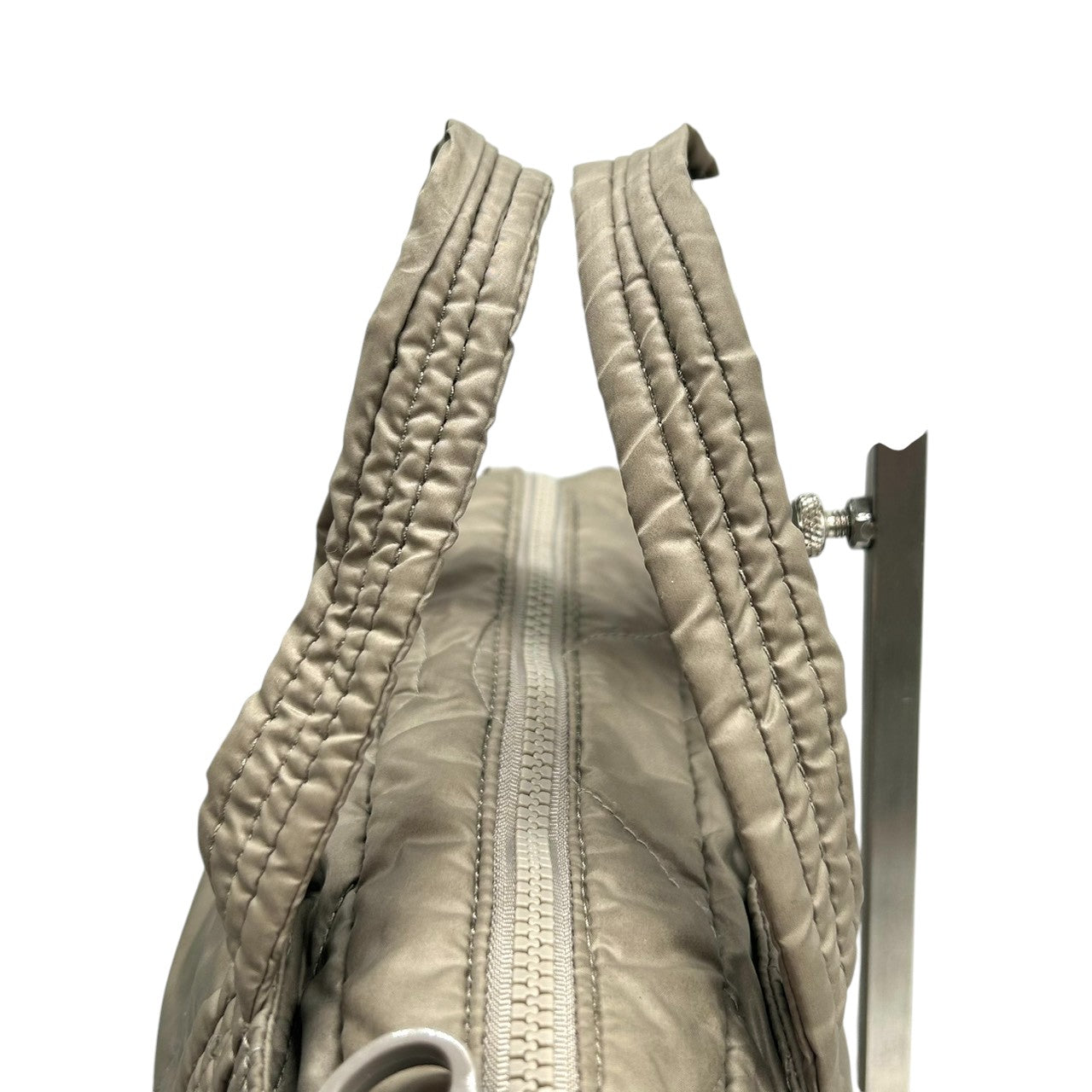 【美品】シーバイクロエ ジョイライダー トートバッグ ショルダーバッグ 2WAY キルティング ナイロン ロゴ A4収納可 大容量 斜め掛け可 軽量 レディース カジュアル フェミニン 通勤 通学 グリーン系 s97