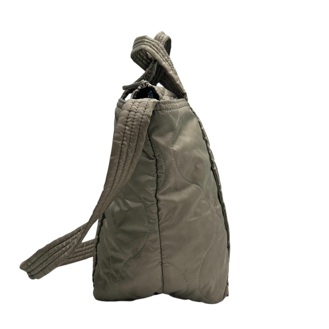 【美品】シーバイクロエ ジョイライダー トートバッグ ショルダーバッグ 2WAY キルティング ナイロン ロゴ A4収納可 大容量 斜め掛け可 軽量 レディース カジュアル フェミニン 通勤 通学 グリーン系 s97