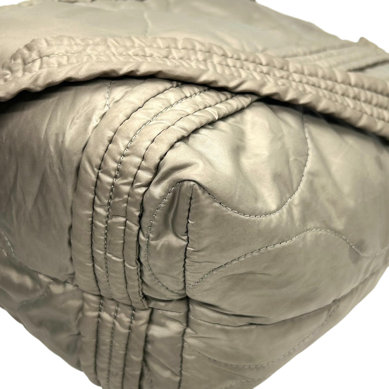 【美品】シーバイクロエ ジョイライダー トートバッグ ショルダーバッグ 2WAY キルティング ナイロン ロゴ A4収納可 大容量 斜め掛け可 軽量 レディース カジュアル フェミニン 通勤 通学 グリーン系 s97