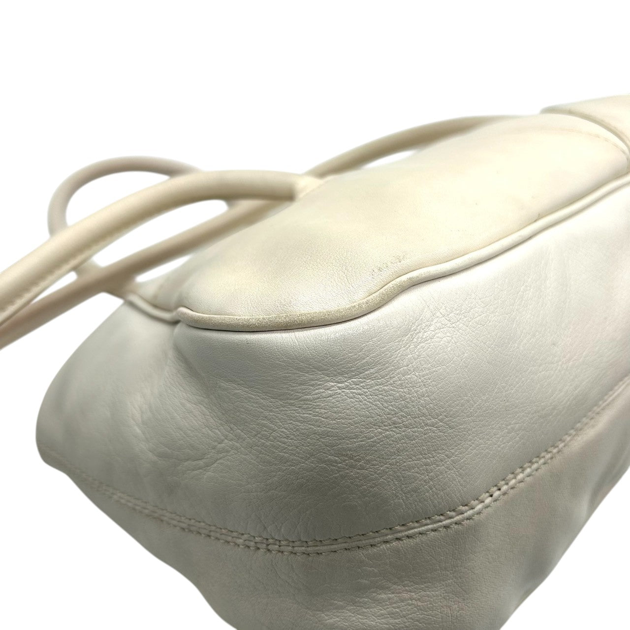 フランチェスコビアジア ハンドバッグ ショルダーバッグ ワンショルダー 肩掛け フラップ ギャザー レザー 本革 アイボリー C型リング ゴールド金具 レディース おしゃれ エレガント フェミニン 高級感 パーティ デート お出かけ s97