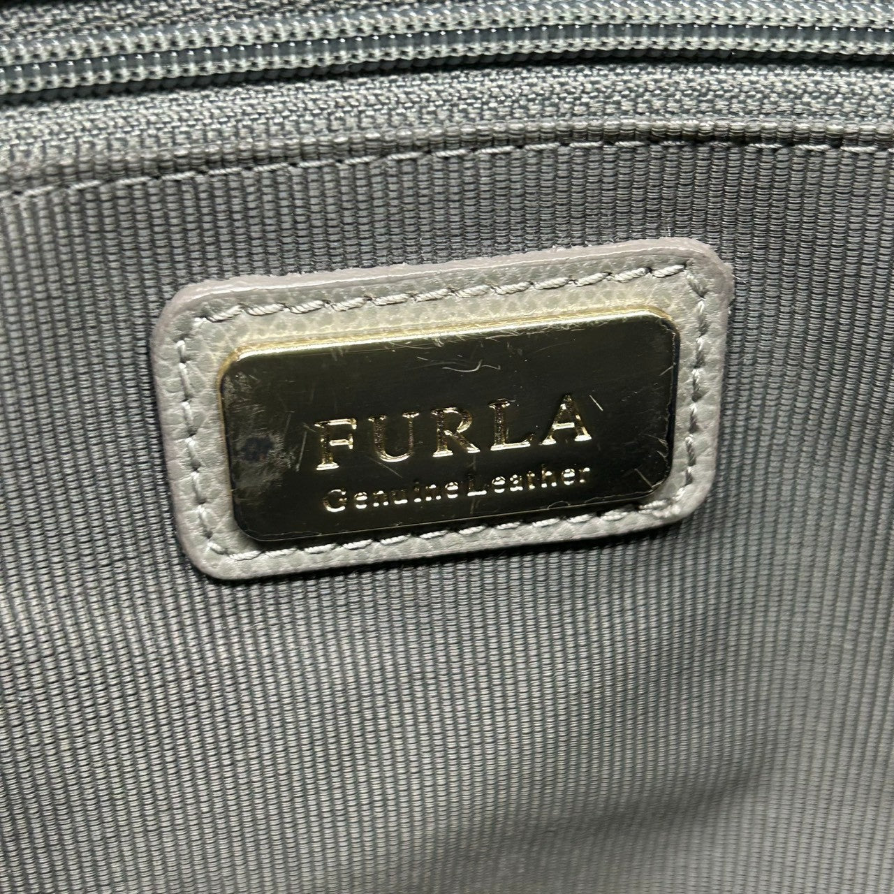 【美品】フルラ FURLA テッサ TESSA ハンドバッグ トートバッグ 自立可 A4収納可 レザー 本革 サフィアーノ グレー シルバー金具 プッシュロック レディース 通勤 通学 ビジネス フォーマル エレガント s70