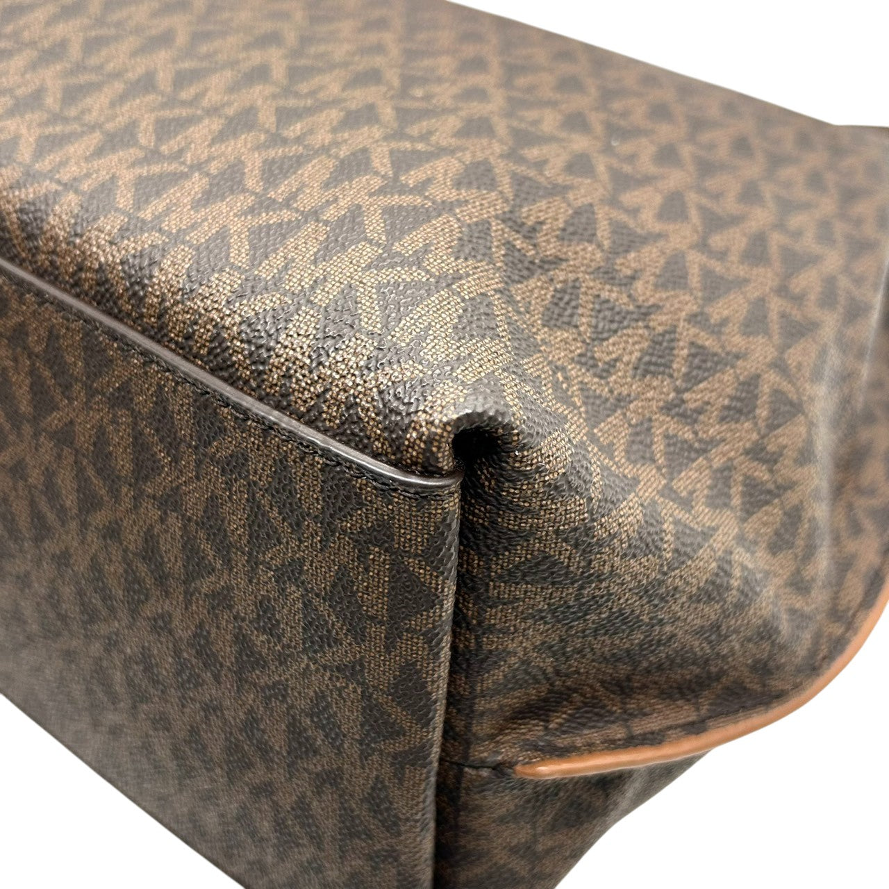 【未使用級/美品】マイケルコース ショルダーバッグ ワンショルダー ホーボーバッグ シグネチャー MKロゴチャーム PVC レザー ブラウン A4 大容量 自立可 レディース 通勤 通学 エレガント カジュアル s80