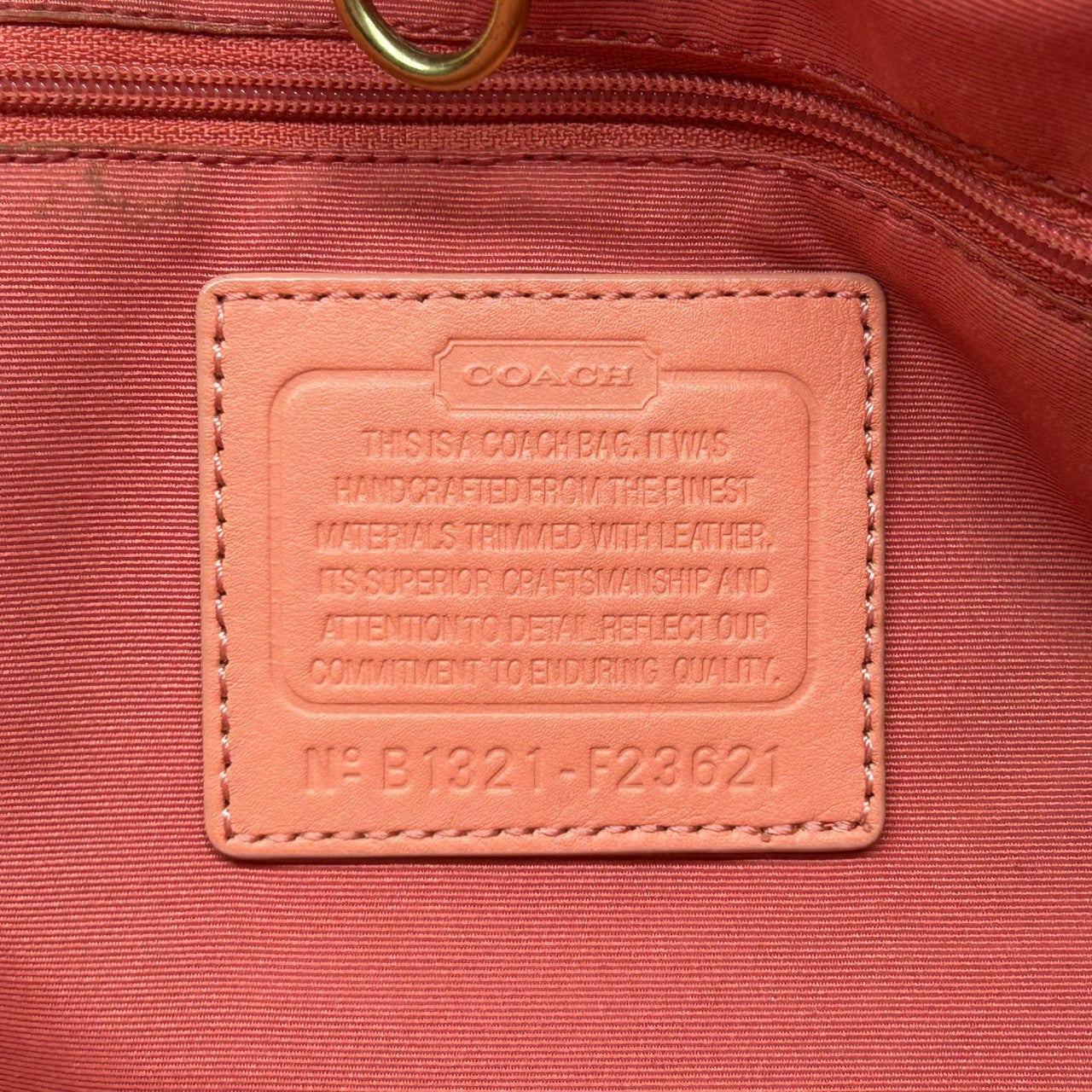 【美品】コーチ トートバッグ ハンドバッグ ワンショルダー F23621 A4収納可 シグネチャー PVC パテント レザー ピンク ブラウン レディース 大容量 軽量 通勤 通学 カジュアル フェミニン かわいい s80トートバッグ