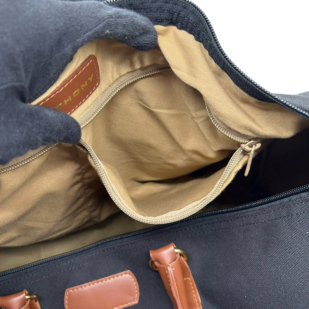 【美品】ティーアンソニー ボストンバッグ 2WAY ショルダーバッグ 斜め掛け可 大容量 旅行鞄 トラベル キャンバス レザー ブラック ブラウン メンズ レディース ユニセックス 出張 ゴルフ クラシック エレガント ネームタグ付き X3