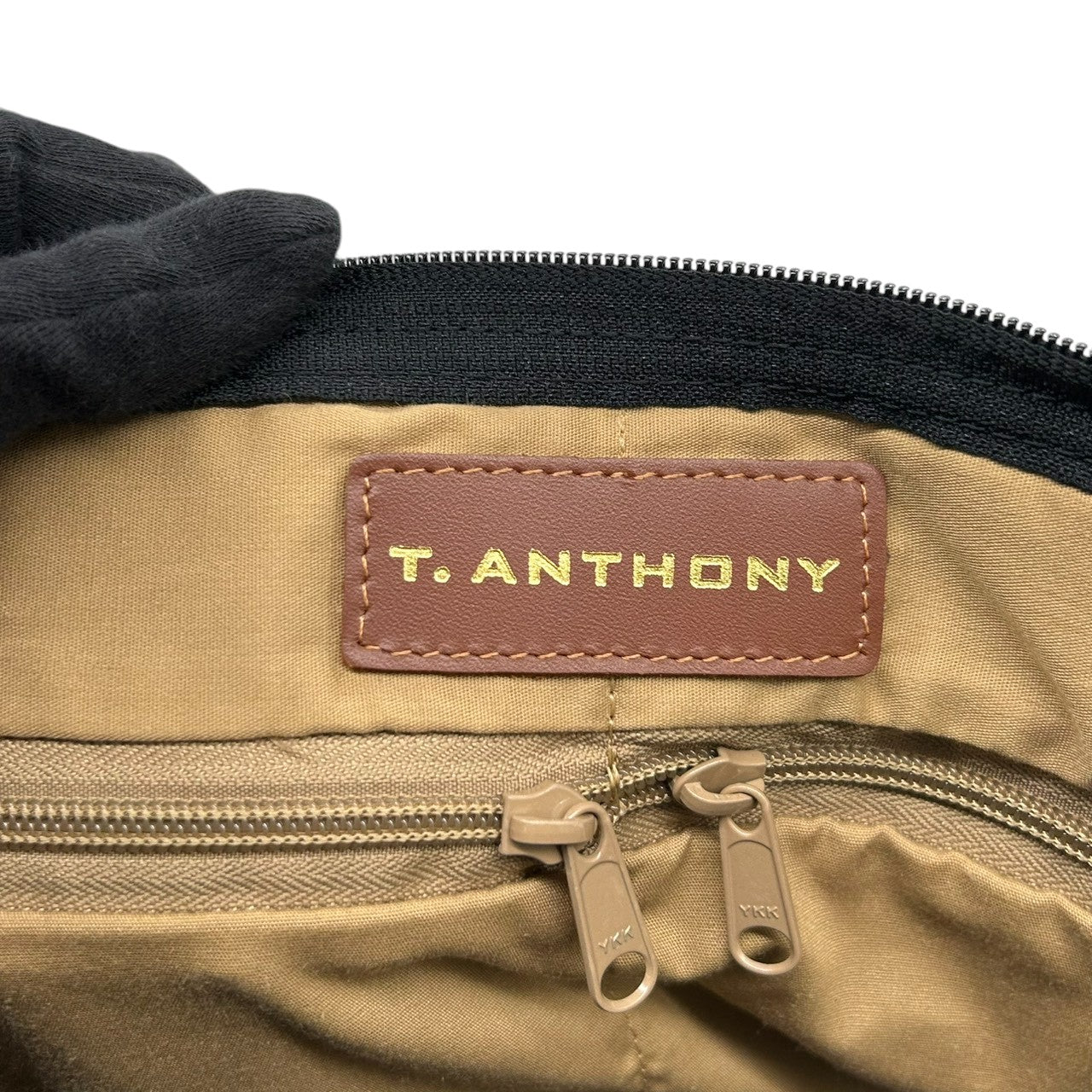 【美品】ティーアンソニー ボストンバッグ 2WAY ショルダーバッグ 斜め掛け可 大容量 旅行鞄 トラベル キャンバス レザー ブラック ブラウン メンズ レディース ユニセックス 出張 ゴルフ クラシック エレガント ネームタグ付き X3