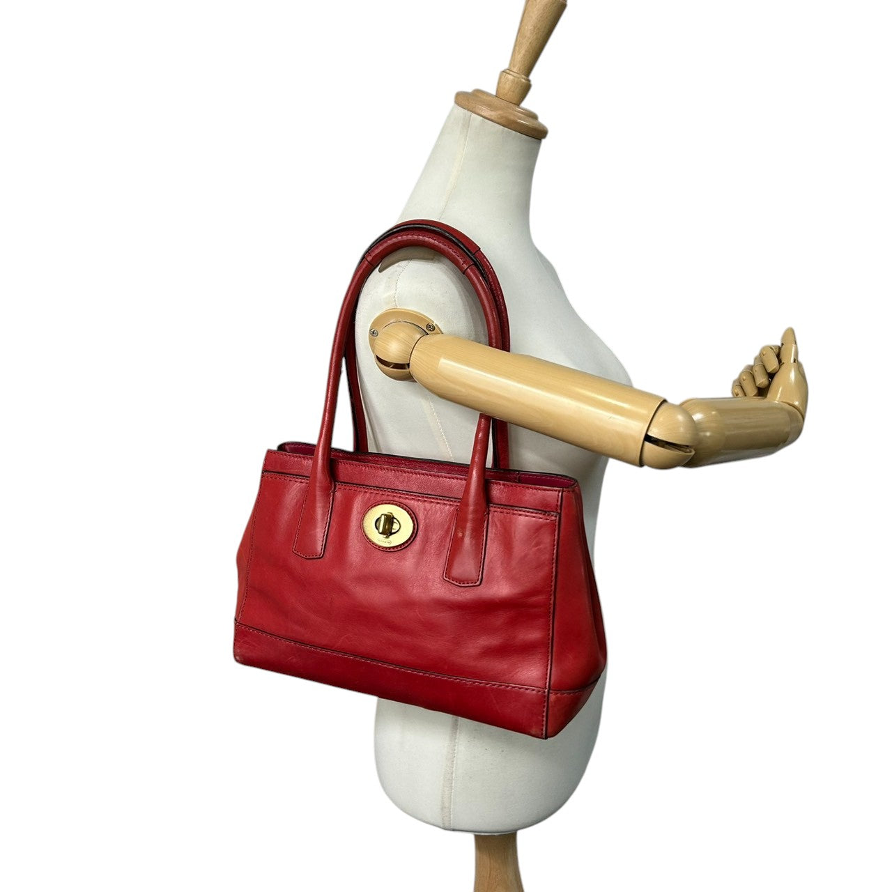 コーチ COACH レガシー ハンドバッグ トートバッグ ワンショルダー F12482 ターンロック A4収納可 自立可 レザー 本革 レッド 赤 レディース 通勤 通学 ビジネス エレガント クラシック ヴィンテージ s80