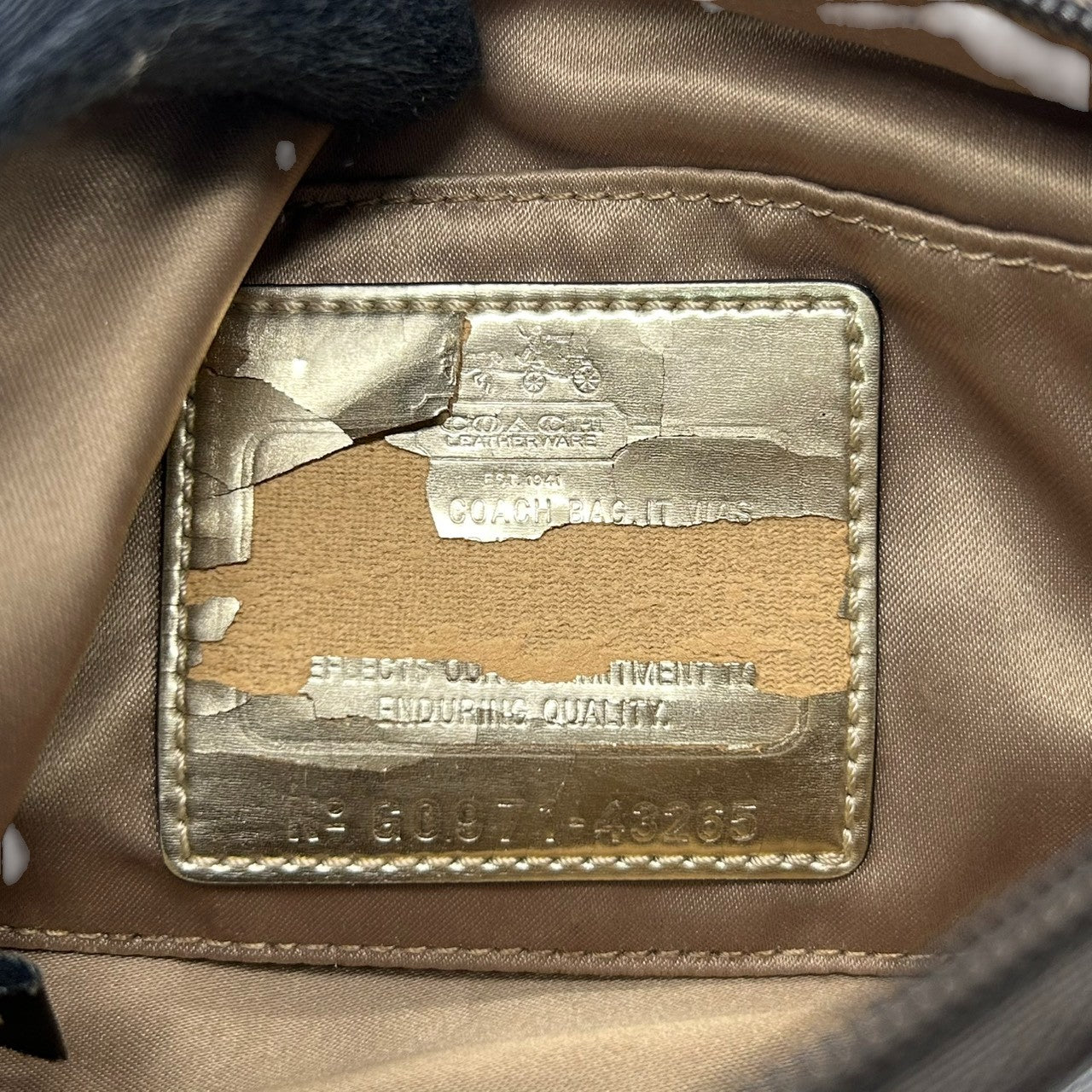 コーチ COACH ハンドバッグ アクセサリーポーチ ワンショルダー 43265 オプアート シグネチャー キャンバス パテント レザー ベージュ ダークブラウン レディース ホース&キャリッジ ゴールド金具 フェミニン エレガント クラシック s80