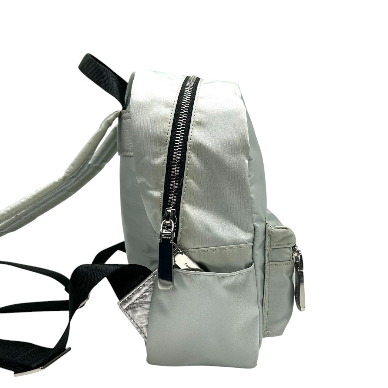 サマンサタバサ ミニリュック バックパック デイパック ナイロン メタリック シルバー ライトブルー ロゴ レディース 軽量 カジュアル フェミニン ガーリー 普段使い デート お出かけ U3