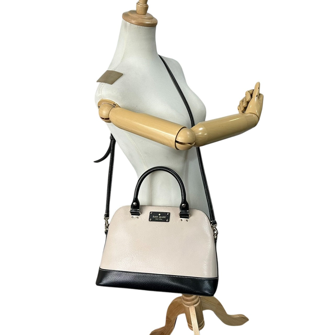 ケイトスペード シダーストリート 2WAY ハンドバッグ ショルダーバッグ 斜め掛け可 ドーム サッチェルバッグ レザー 本革 バイカラー オフホワイト ブラック レディース 通勤 通学 エレガント フェミニン 自立可 s41