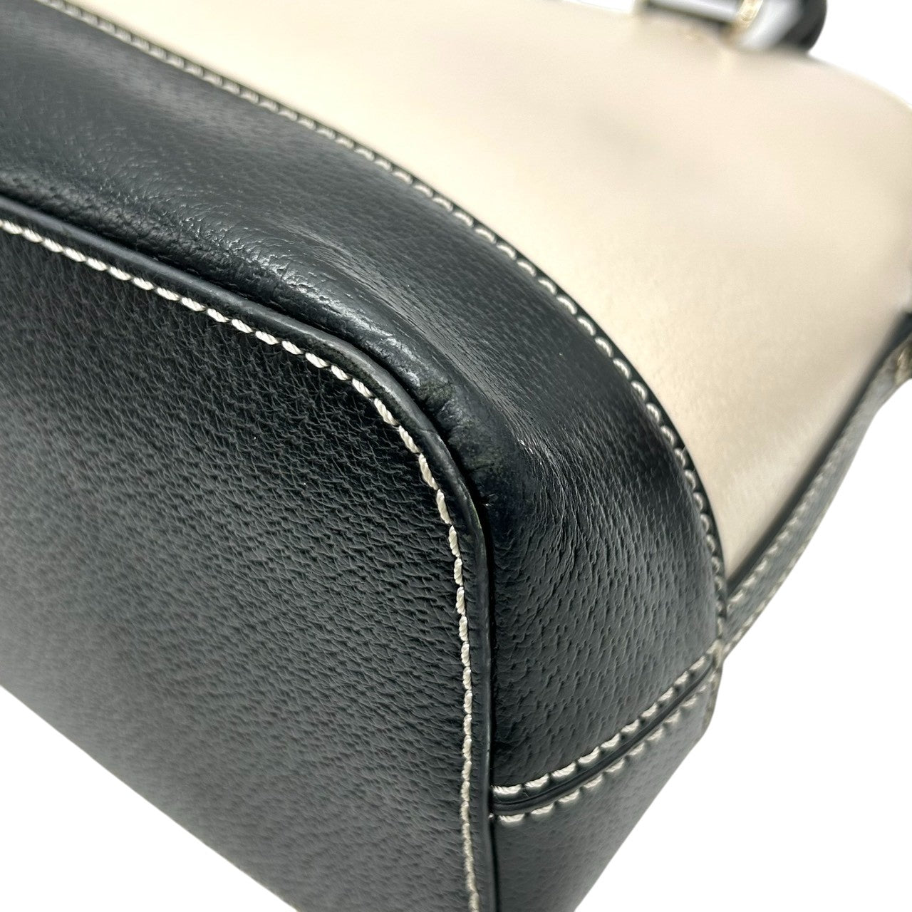 ケイトスペード シダーストリート 2WAY ハンドバッグ ショルダーバッグ 斜め掛け可 ドーム サッチェルバッグ レザー 本革 バイカラー オフホワイト ブラック レディース 通勤 通学 エレガント フェミニン 自立可 s41