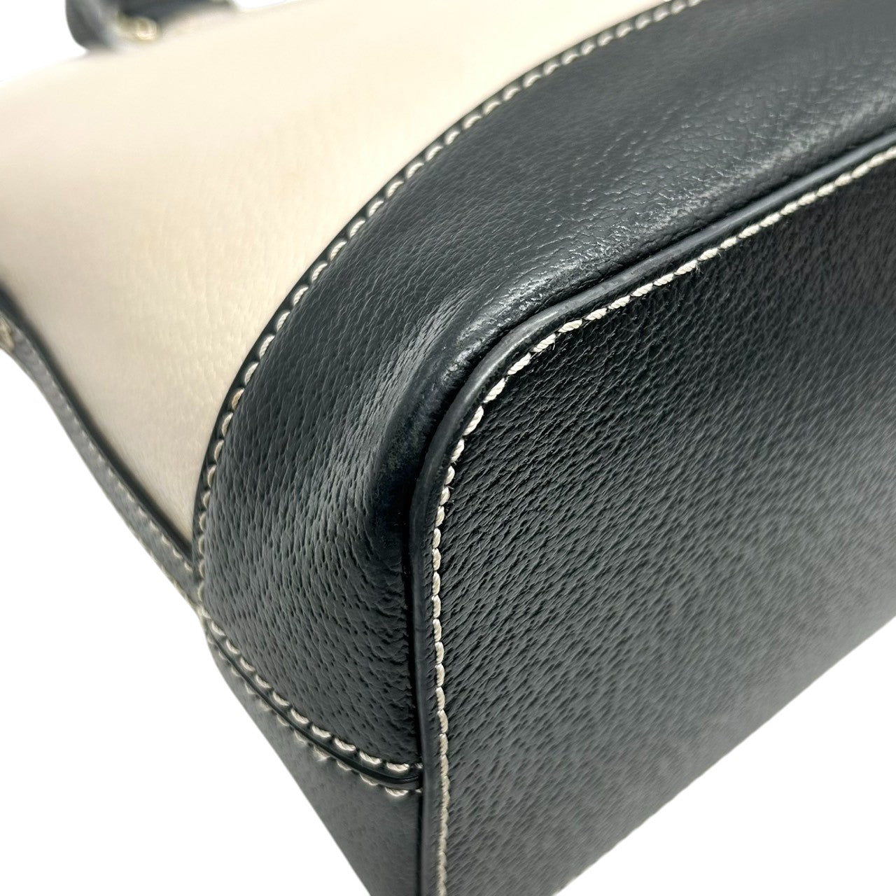 ケイトスペード シダーストリート 2WAY ハンドバッグ ショルダーバッグ 斜め掛け可 ドーム サッチェルバッグ レザー 本革 バイカラー オフホワイト ブラック レディース 通勤 通学 エレガント フェミニン 自立可 s41