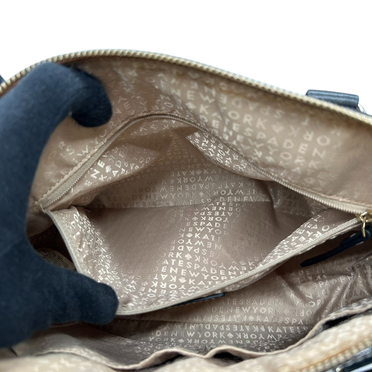 ケイトスペード シダーストリート 2WAY ハンドバッグ ショルダーバッグ 斜め掛け可 ドーム サッチェルバッグ レザー 本革 バイカラー オフホワイト ブラック レディース 通勤 通学 エレガント フェミニン 自立可 s41