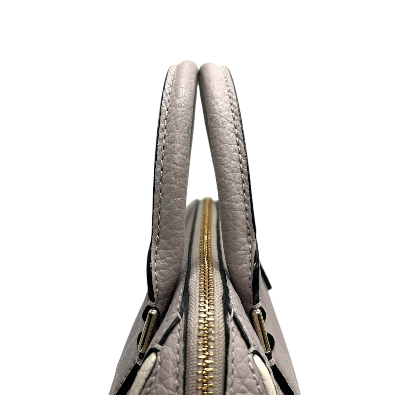 【美品】ケイトスペード 2WAY ハンドバッグ ショルダーバッグ 斜め掛け可 ミニボストン ドーム型 レザー パープル ラベンダー ゴールド金具 レディース エレガント フェミニン かわいい 通勤 デート 自立可 s41