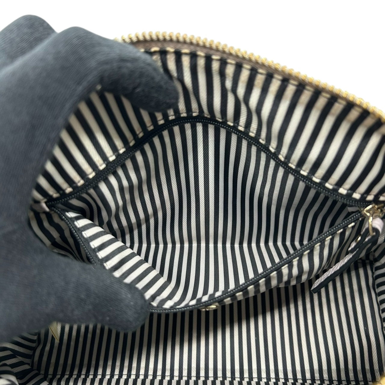 【美品】ケイトスペード 2WAY ハンドバッグ ショルダーバッグ 斜め掛け可 ミニボストン ドーム型 レザー パープル ラベンダー ゴールド金具 レディース エレガント フェミニン かわいい 通勤 デート 自立可 s41