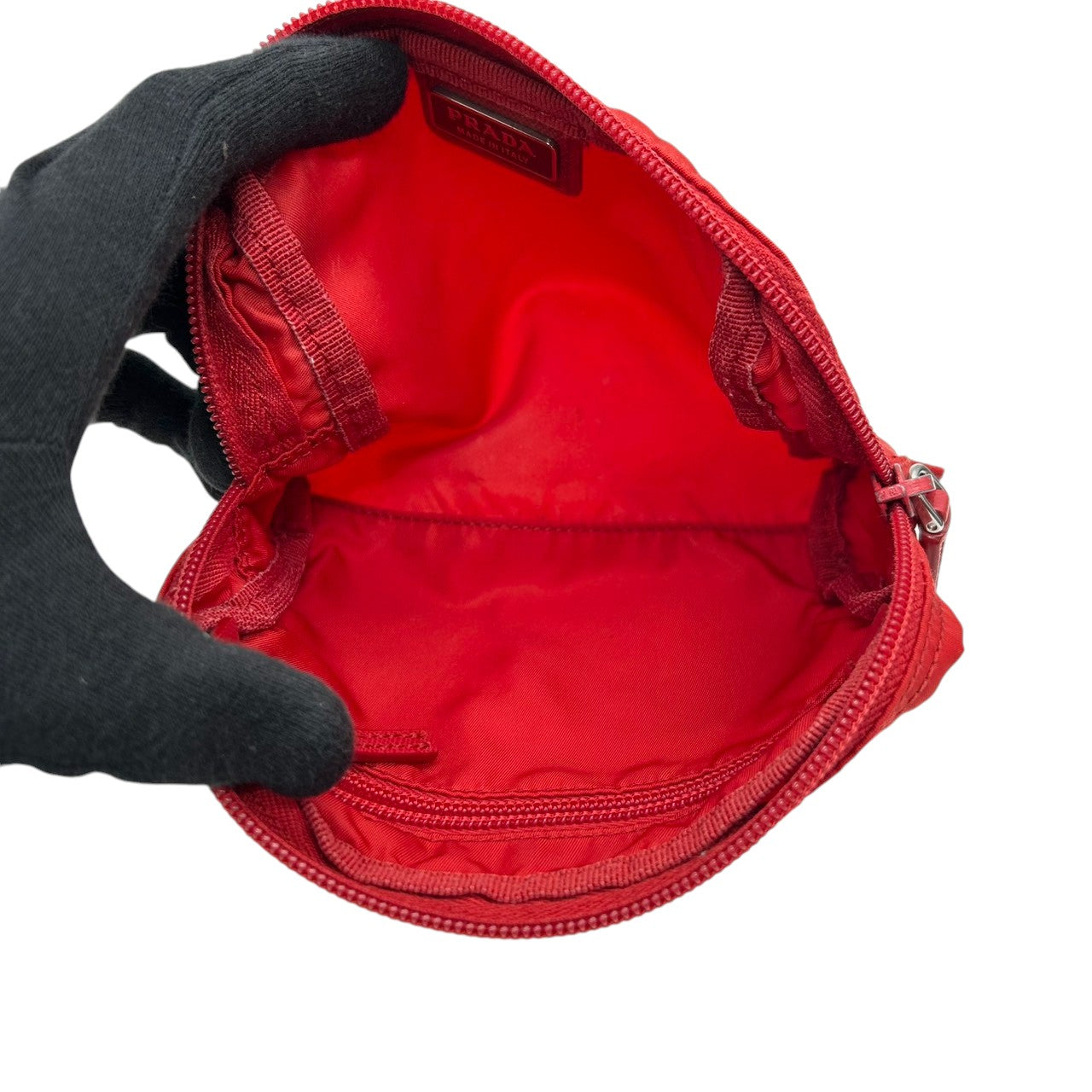 プラダ PRADA ポーチ 化粧ポーチ コスメポーチ 小物入れ 三角ロゴプレート トライアングルロゴ テスートナイロン レッド 赤 レディース コンパクト 定番 人気 おしゃれ かわいい ヴィンテージ s77