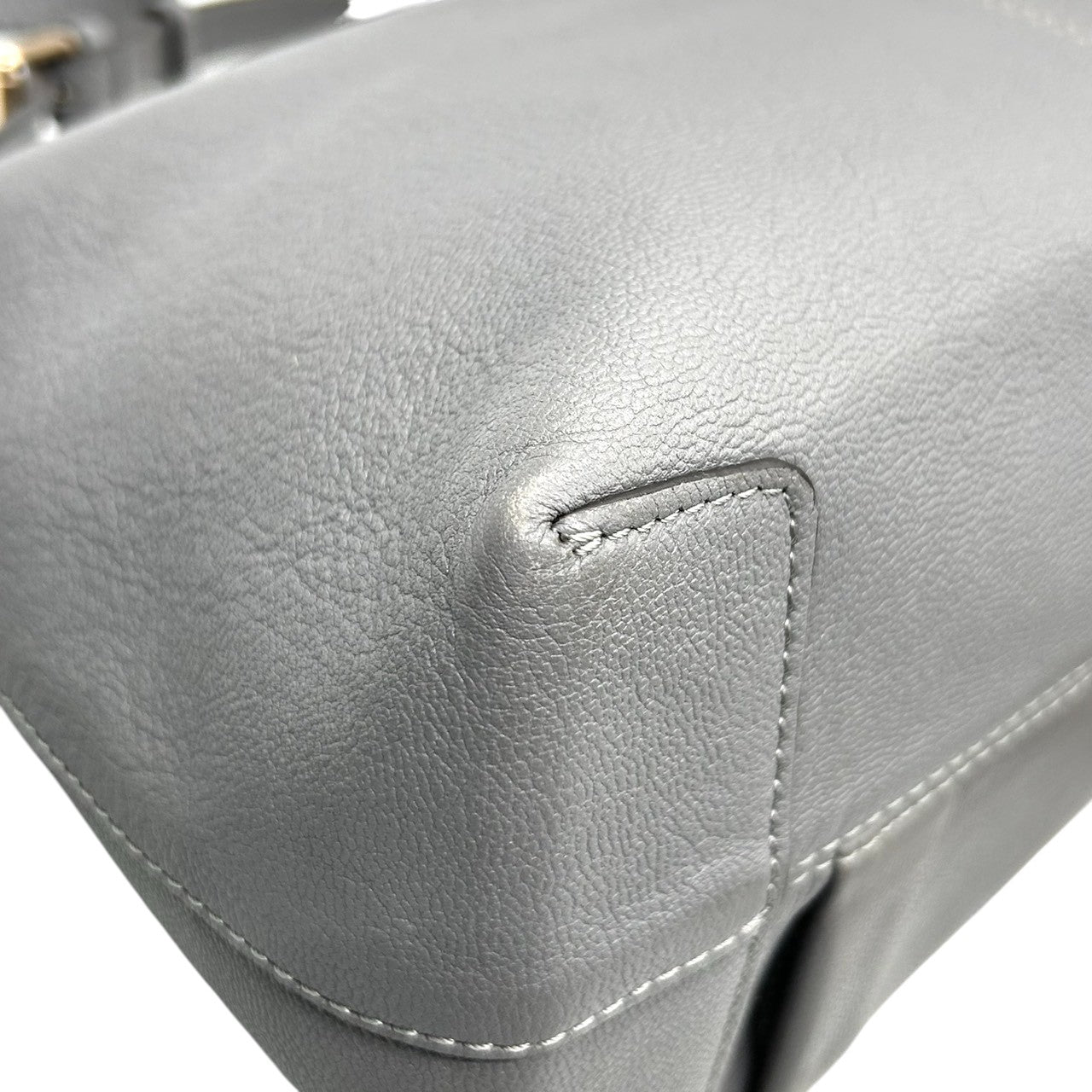 シーバイクロエ ジョアン JOAN 2WAY ショルダーバッグ ハンドバッグ 斜め掛け可 ワンショルダー レザー 本革 グレー Oリング キーチャーム タッセル ゴールド金具 レディース フェミニン カード付き s77