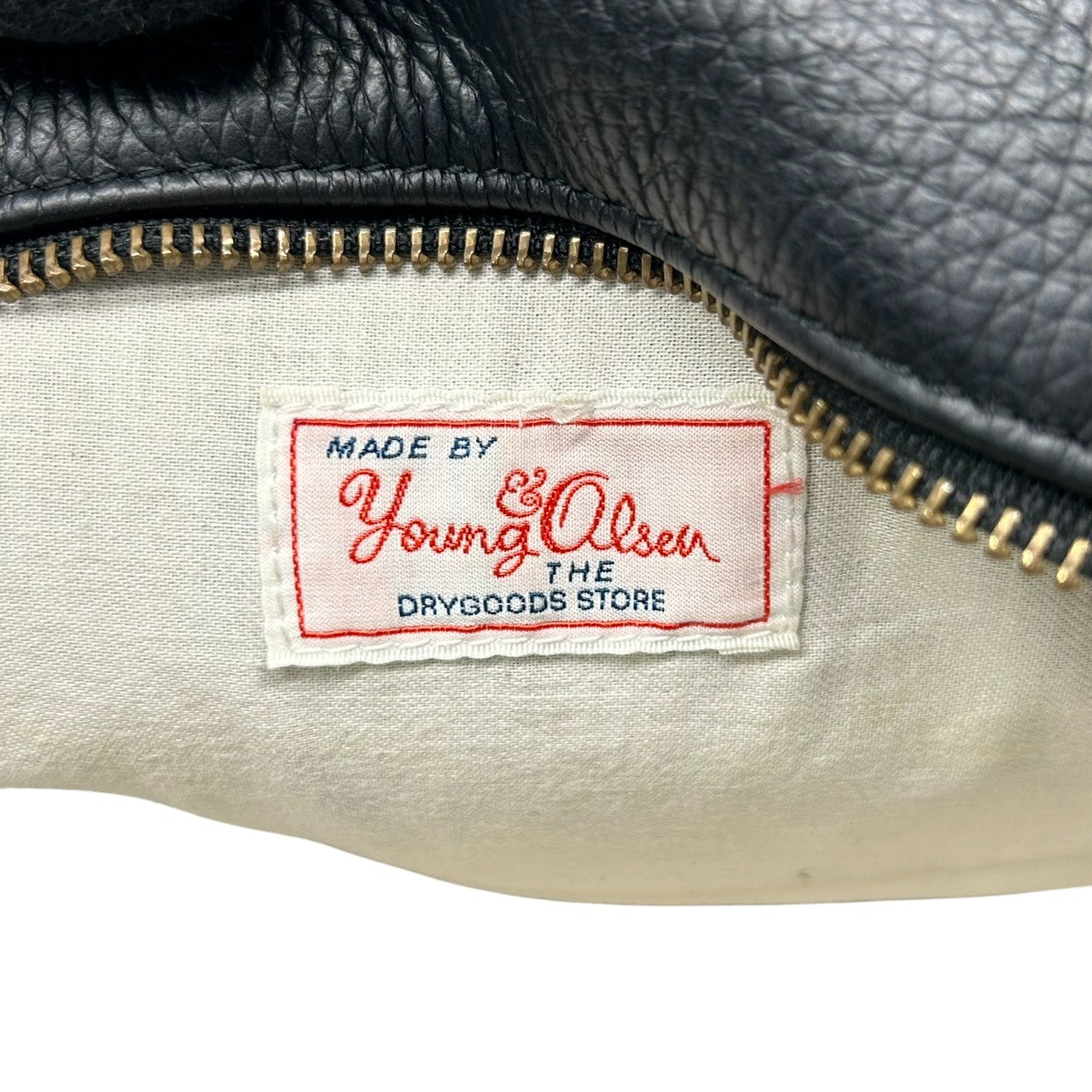 【ストラップ新品】ヤングアンドオルセン 2WAY ボストンバッグ ハンドバッグ ショルダーバッグ 斜め掛け 肩掛け 自立可 レザー 本革 シボ革 ブラック レディース 通勤 通学 ビジネス カジュアル きれいめ 定番人気 s82