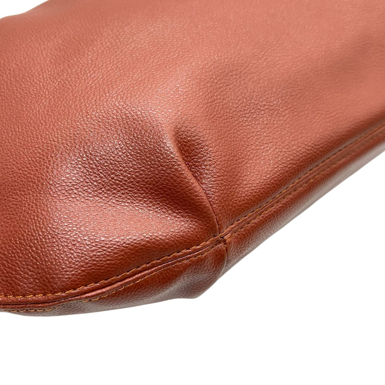 【美品】マイケルコース ハンドバッグ 巾着バッグ ワンショルダー 編み込みハンドル レザー 本革 ブラウン MKロゴチャーム ゴールド金具 レディース 肩掛け 大容量 ギャザー かわいい フェミニン エレガント s83