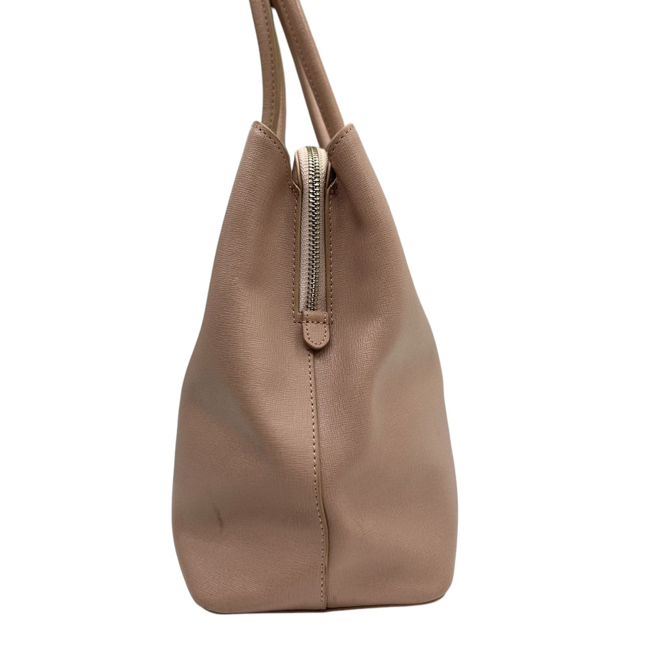 【美品】FURLA フルラ LINDA リンダ トートバッグ ハンドバッグ ビジネスバッグ A4収納可 肩掛け可 大容量 自立可 サフィアーノレザー 本革 ピンクベージュ レディース 婦人 オフィス フォーマル 上品 エレガント きれいめ シルバー金具 U9