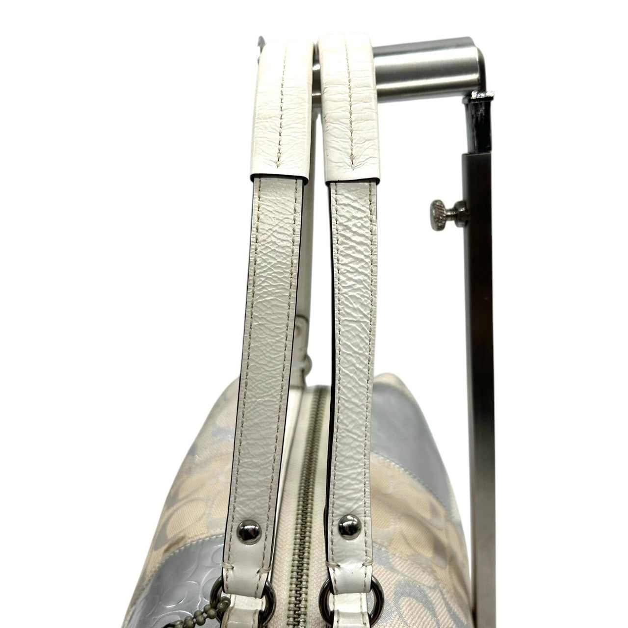 コーチ COACH ハンドバッグ ミニボストン 13497 ワンショルダー シグネチャー オプアート パッチワーク キャンバス パテントレザー メタリック ホワイト ベージュ レディース おしゃれ かわいい フェミニン コンパクト デート s82