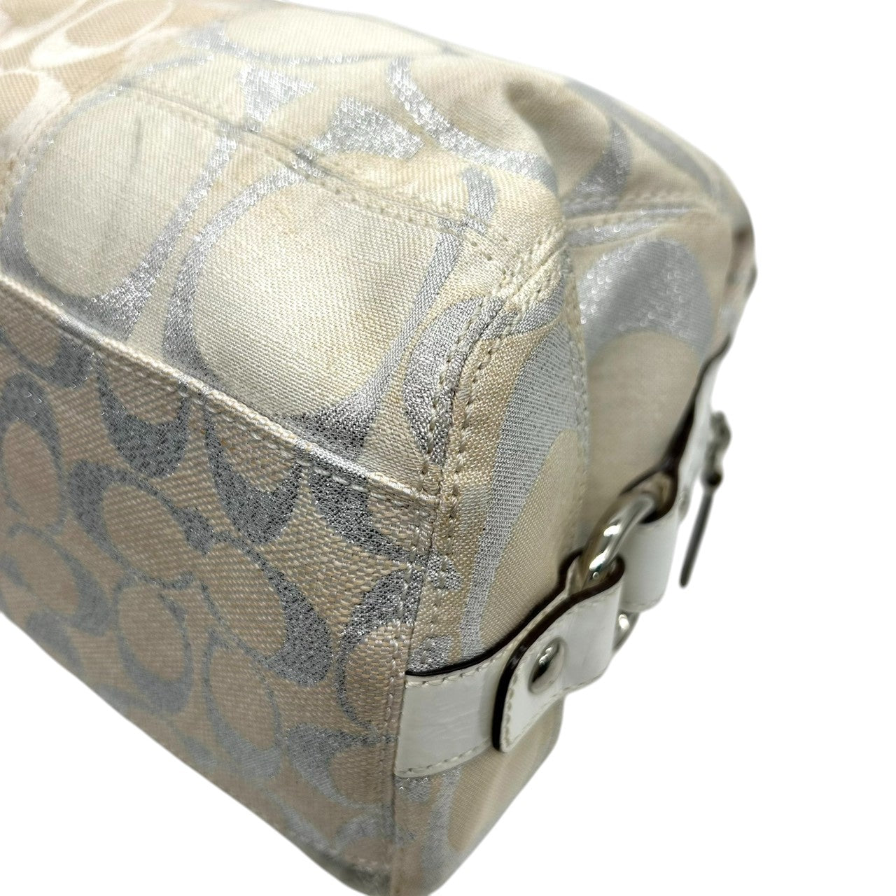 コーチ COACH ハンドバッグ ミニボストン 13497 ワンショルダー シグネチャー オプアート パッチワーク キャンバス パテントレザー メタリック ホワイト ベージュ レディース おしゃれ かわいい フェミニン コンパクト デート s82