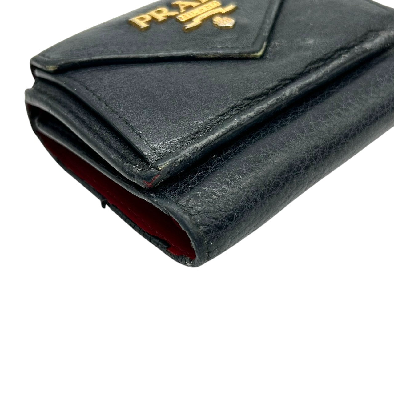 プラダ PRADA 財布 三つ折り財布 ミニウォレット 1MH021 VITELLO GRAIN レザー ブラック レッド バイカラー レディース メンズ ユニセックス メタルロゴ コンパクト ヴィンテージ クラシック w6