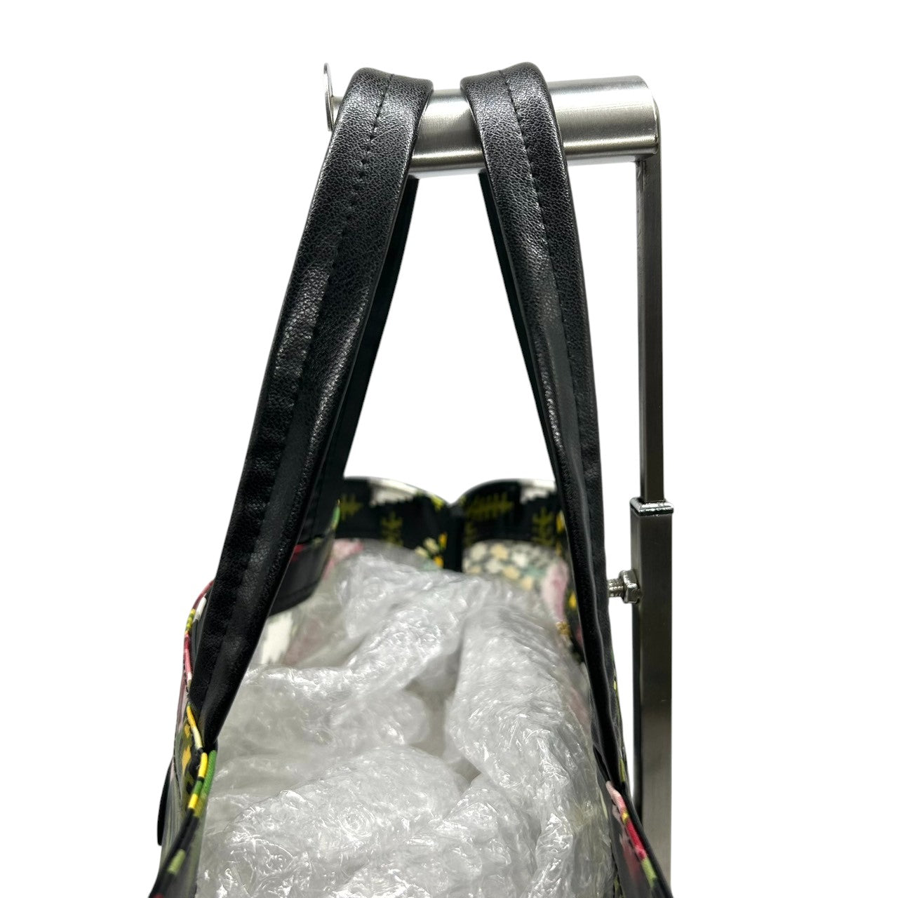 【新品同様】フェイラー FEILER トートバッグ ハンドバッグ PVCコーティング ビニール 花柄 フラワー 植物柄 総柄 シュニール織柄 軽量 雨に強い ブラック 黒 マルチカラー エレガント 上品 ショッピング 買い物 お出かけ レディース 鞄 s92