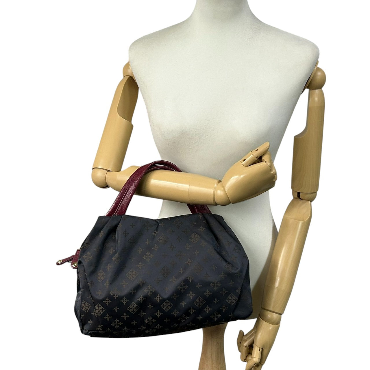 【極美品】ラシット russet 2WAY ショルダーバッグ ハンドバッグ 斜め掛け可 ナイロン レザー 軽量 モノグラム 総柄 ネイビー 紺 レッド 赤 バイカラー タック ギャザー レディース お出かけ 旅行 カジュアル 鞄 かばん s92