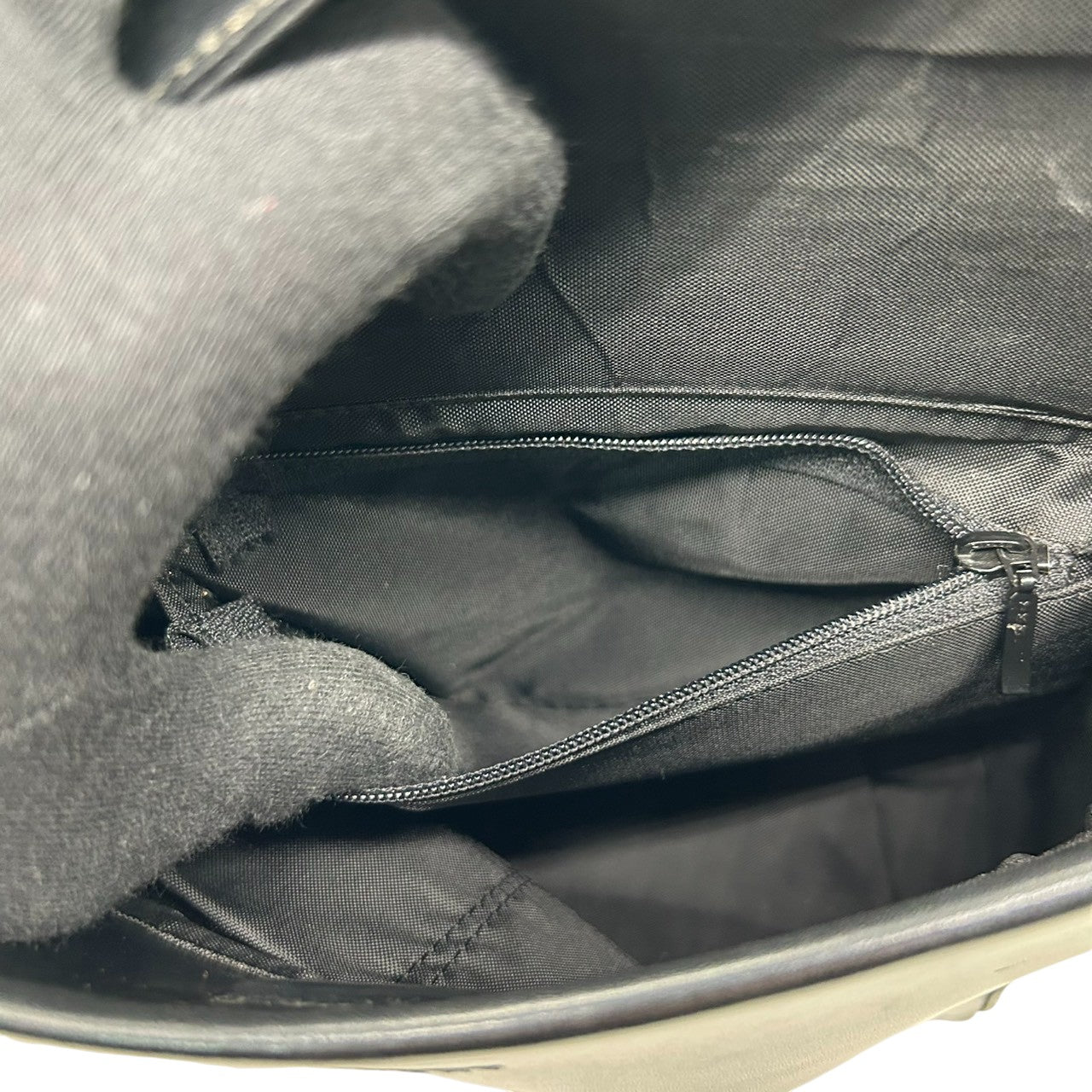 ジバンシー GIVENCHY ハンドバッグ ワンショルダー 肩掛け レザー 本革 ブラック 黒 4Gロゴ ロゴ金具 シルバー金具 スクエア ボックス ヴィンテージ オールド フォーマル カジュアル レディース 鞄 かばん s92