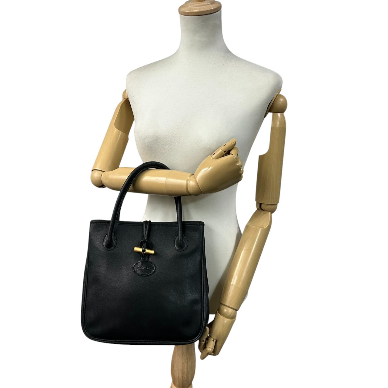 ロンシャン LONGCHAMP ロゾ ROSEAU ハンドバッグ トートバッグ レザー 本革 ブラック 黒 トグル バンブー金具 ゴールド金具 ロゴ 型押し フランス製 自立可 フォーマル 冠婚葬祭 通勤 レディース 鞄 かばん s92