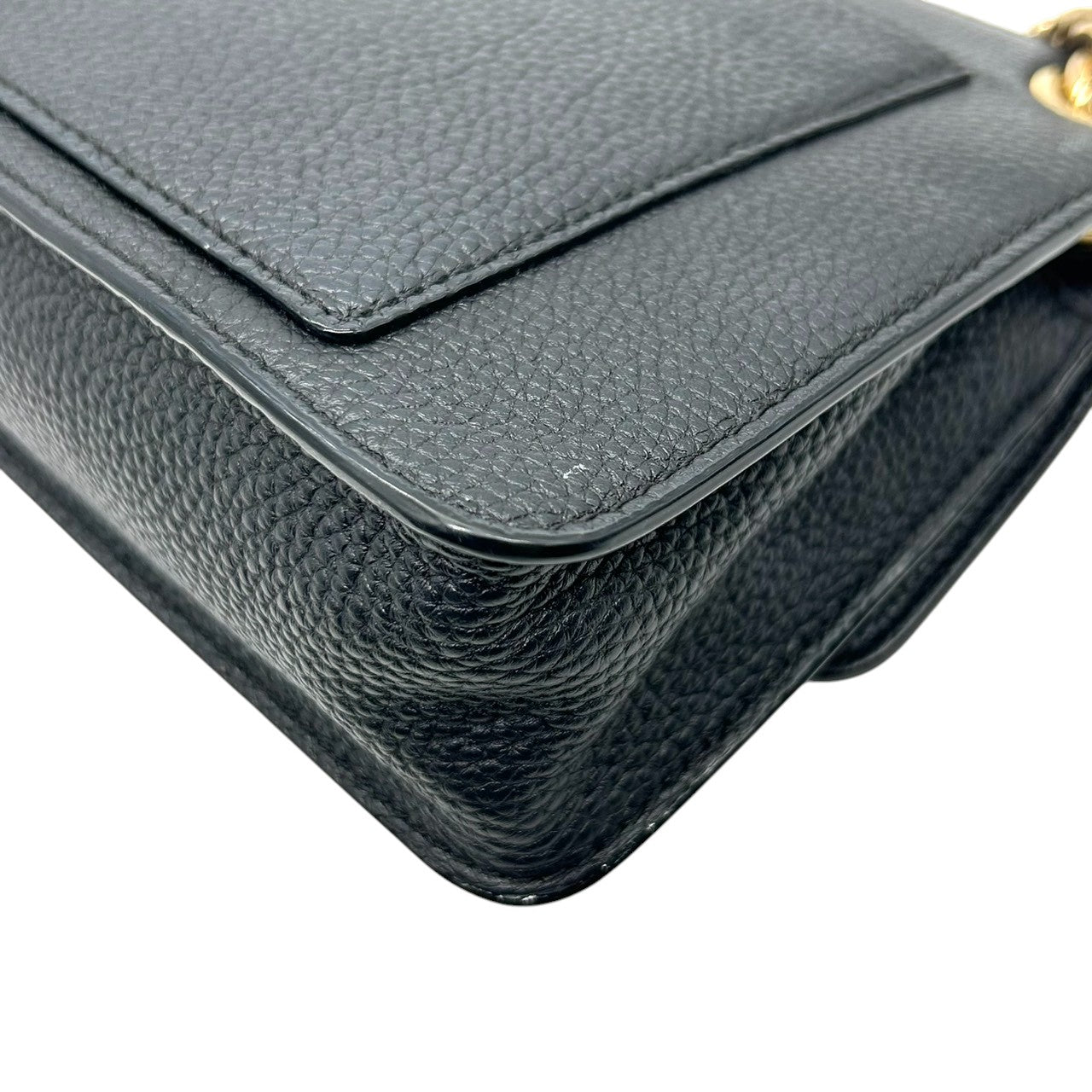 【美品】マイケルコース MICHAEL KORS ショルダーバッグ チェーン クロスボディ 斜め掛け パテントレザー エナメル 異素材 ブラック 黒 ゴールド金具 ロゴ フラップ パーティー お出かけ レディース 鞄 かばん s93