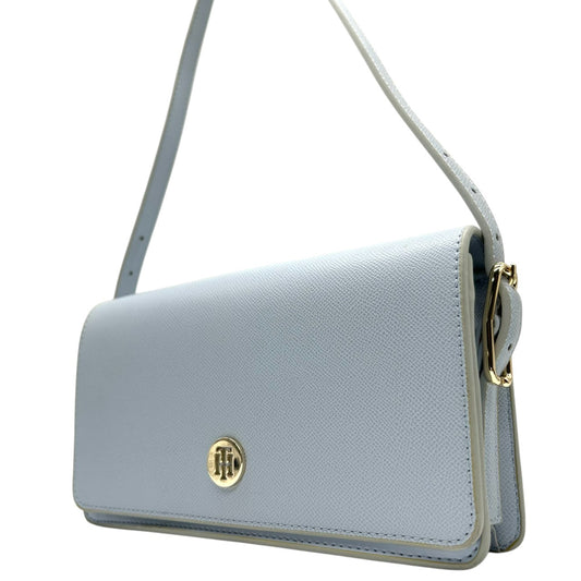 【美品】トミーヒルフィガー TOMMY HILFIGER ショルダーバッグ ポシェット 斜め掛け可 サフィアーノ レザー 本革 ライトブルー 水色 ゴールド金具 レディース シンプル カジュアル お出かけ デート s93