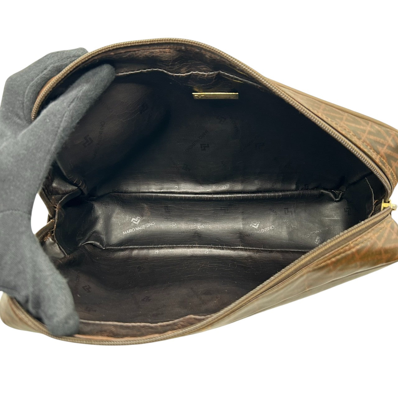 マリオヴァレンティノ MARIO VALENTINO マリオバレンチノ セカンドバッグ ポーチ Vロゴ 総柄 モノグラム PVC レザー 本革 ブラウン 茶色 メンズ 紳士 レディース 婦人 ユニセックス 男女兼用 ヴィンテージ オールド イタリア製 s93