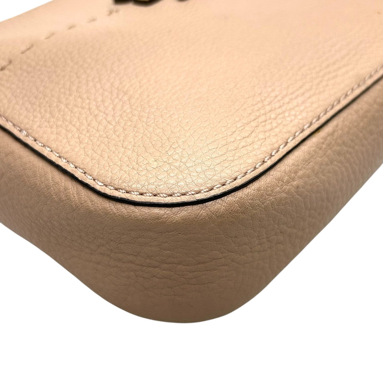 【極美品】トリーバーチ マックグロー ショルダーバッグ カメラバッグ ポシェット 斜め掛け可 カメラバッグ レザー 本革 ピンクベージュ レディース ダブルT ロゴ TORY BURCH McGraw クロスボディ ミニバッグ スクエア s94