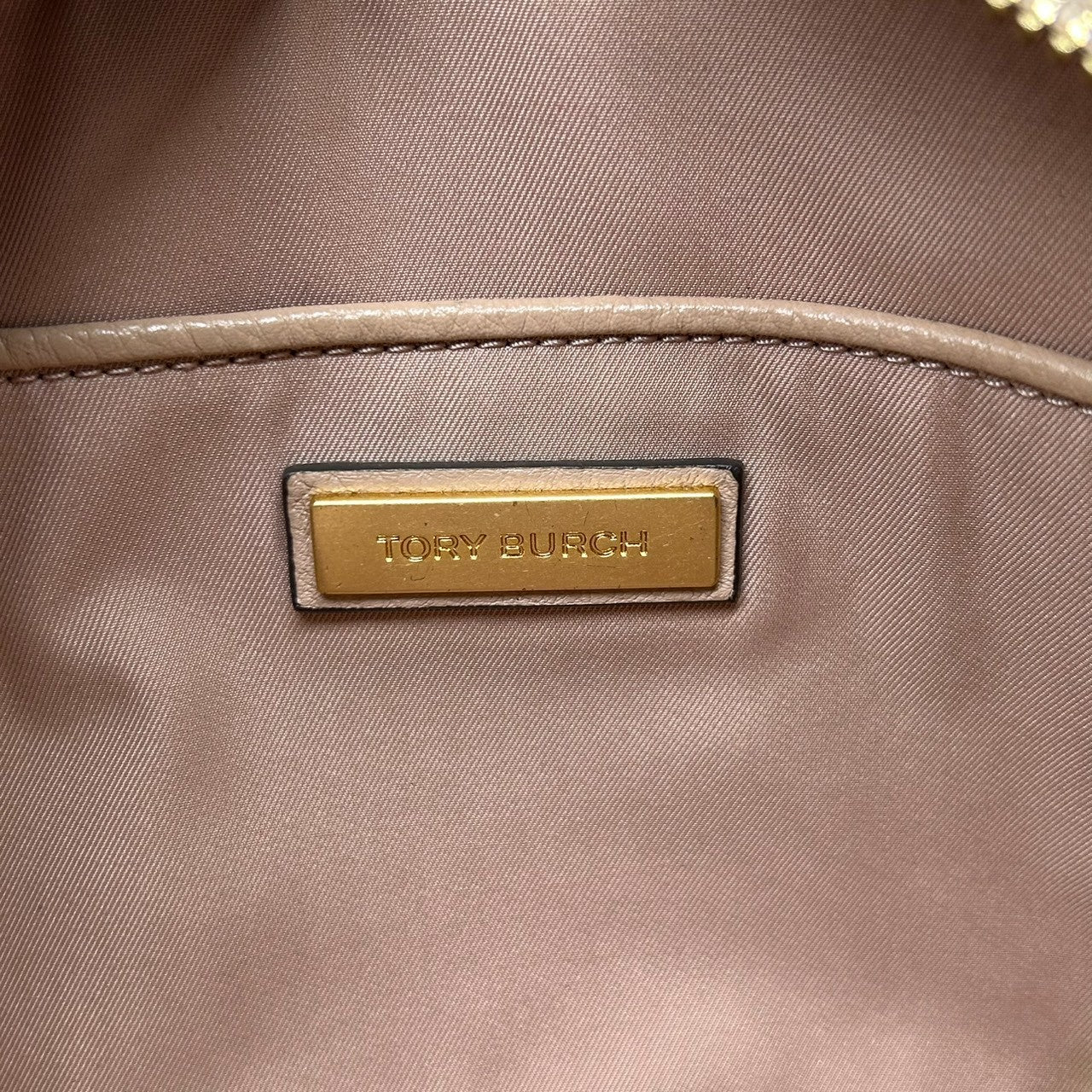 【極美品】トリーバーチ マックグロー ショルダーバッグ カメラバッグ ポシェット 斜め掛け可 カメラバッグ レザー 本革 ピンクベージュ レディース ダブルT ロゴ TORY BURCH McGraw クロスボディ ミニバッグ スクエア s94