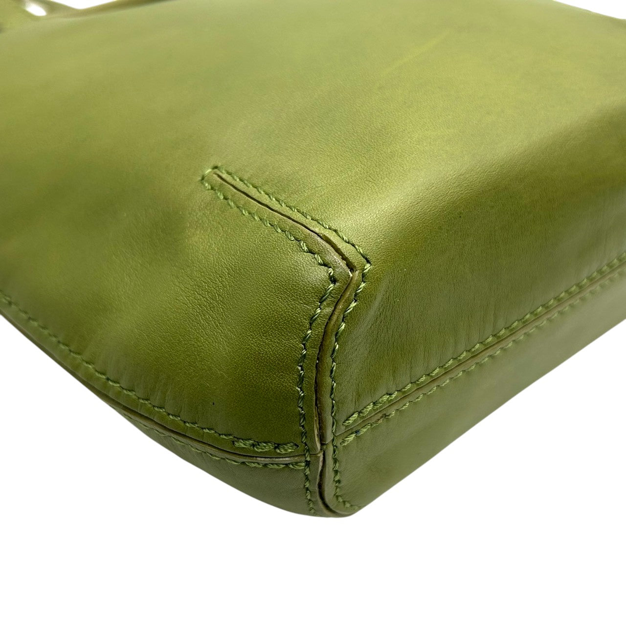 【美品】ヒロフ HIROFU ハンドバッグ ミニトートバッグ ランチバッグ レザー 本革 グリーン オリーブ カーキ 抹茶色 イタリア製 レディース コンパクト シンプル カジュアル ロゴ型押し 自立可 お出かけ デート 散歩 希少 Patina s94