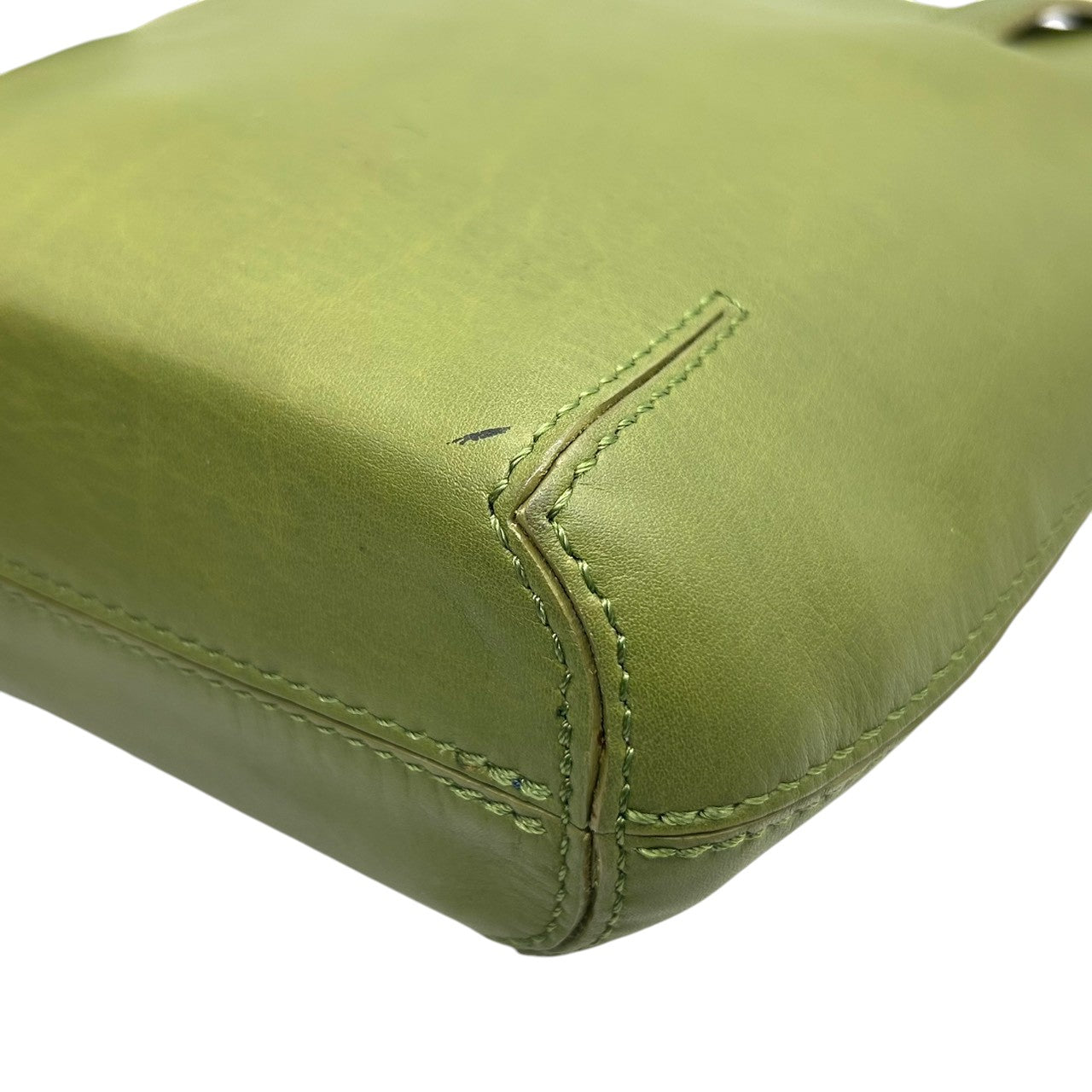 【美品】ヒロフ HIROFU ハンドバッグ ミニトートバッグ ランチバッグ レザー 本革 グリーン オリーブ カーキ 抹茶色 イタリア製 レディース コンパクト シンプル カジュアル ロゴ型押し 自立可 お出かけ デート 散歩 希少 Patina s94