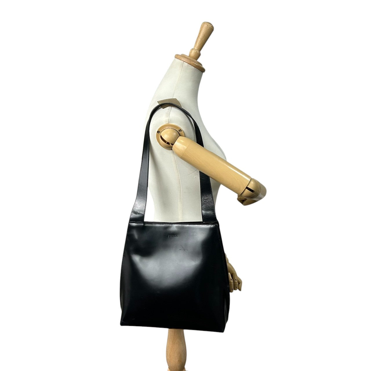 フルラ FURLA ショルダーバッグ トートバッグ ハンドバッグ 肩掛け A4収納可 大容量 軽量 レザー 本革 ブラック 黒 レディース 婦人 通勤 通学 ビジネス オフィス フォーマル 冠婚葬祭 リクルート シンプル ミニマル ヴィンテージ s57